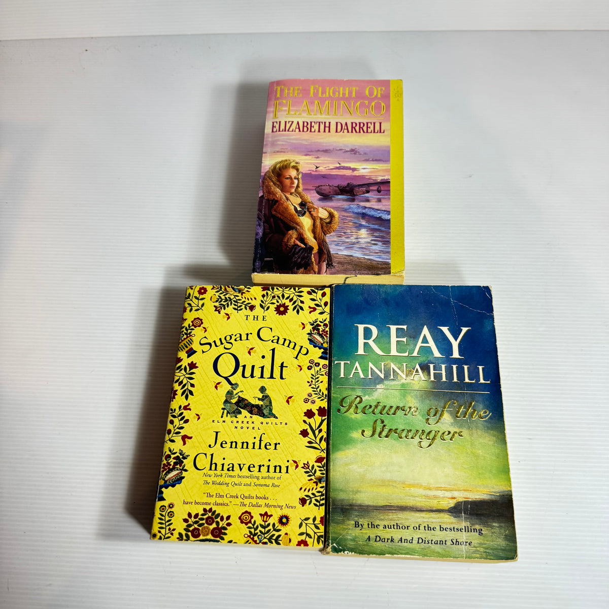 Historical Romance Bundle x 3 : The Flight of Flamingo - Elizabeth Darrell, The Return of the Stranger - Reay Tannahill, The Sugar Camp Quilt - Jennifer Chiaverini (3367)
