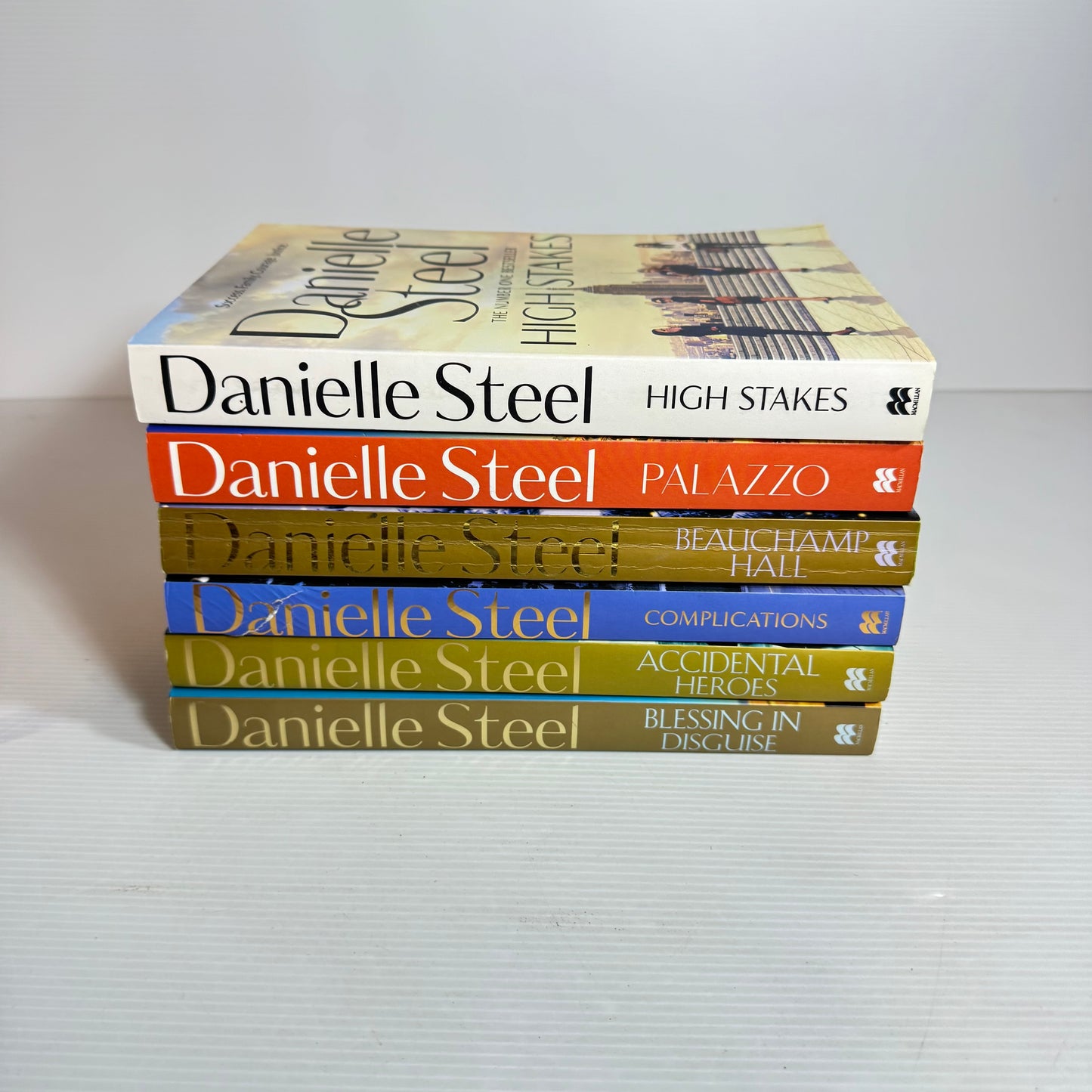 Danielle Steel Book Bundle x 6 Books (2453)