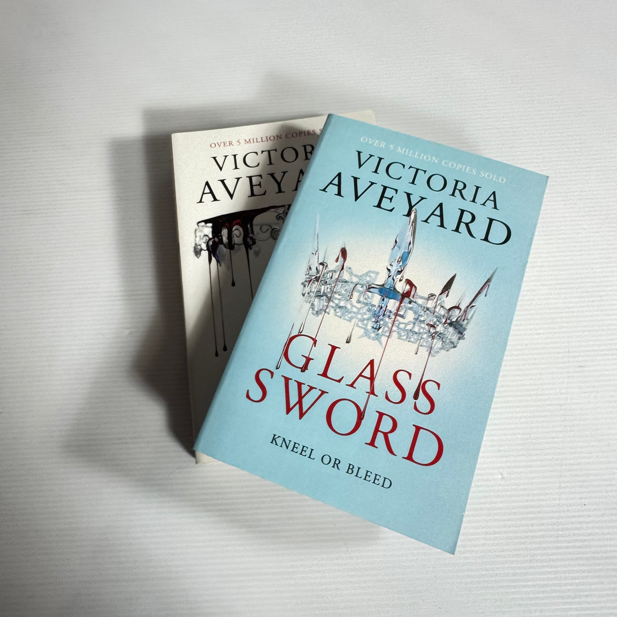 Red Queen Series Bundle x 2 : Red Queen & Glass Sword - Victoria Aveyard (New)(3472)