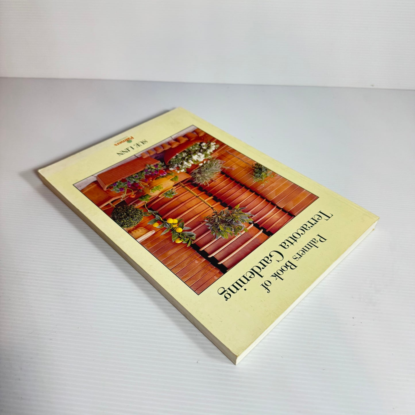 Palmers Book of Terracotta Gardening - Sue Linn
