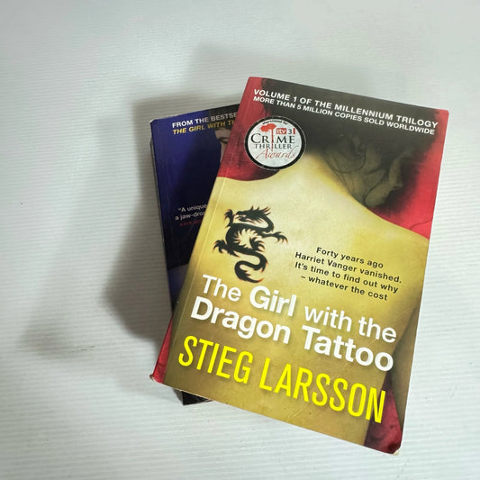 Larsson Book Bundle x 2 Books : The Girl with the Dragon Tattoo & The Girl Who Played with Fire (2286)