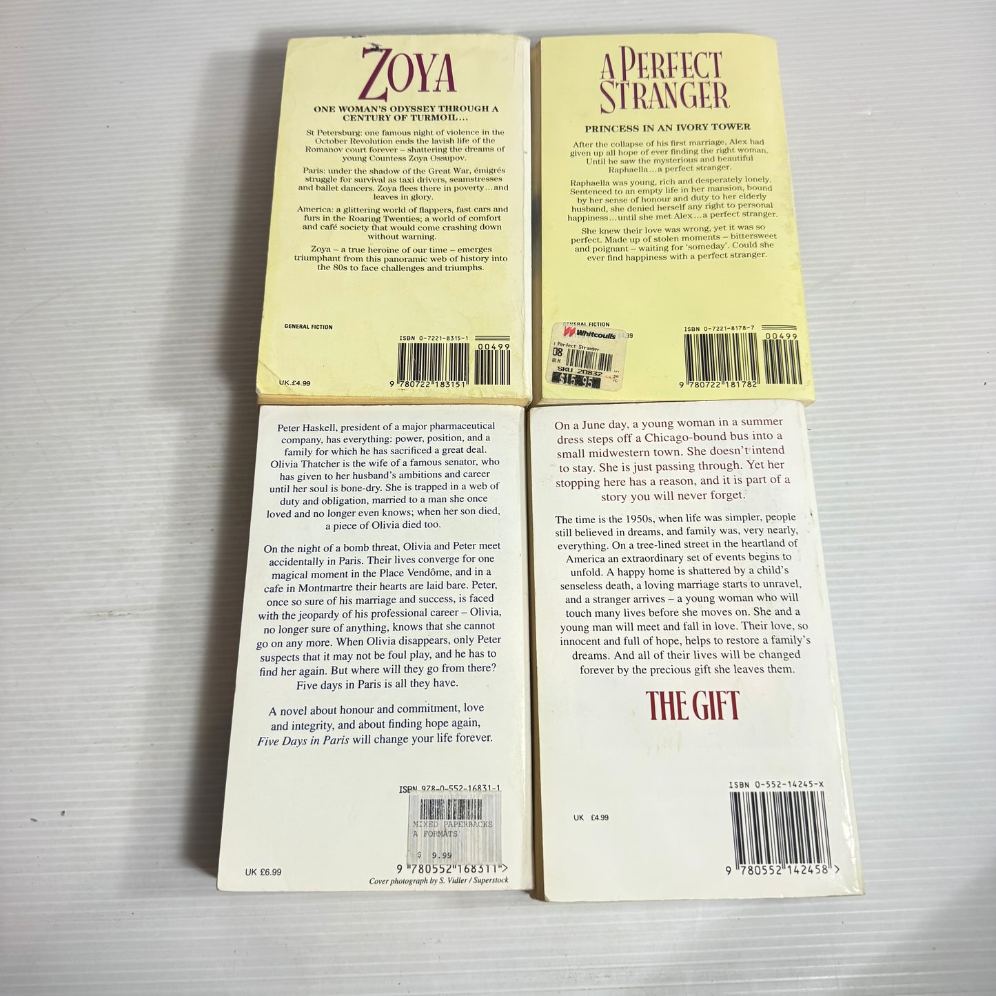 Danielle Steel Book Bundle x 4 : A Perfect Stranger, Zoya, Five Days in Paris, The Gift (2843)
