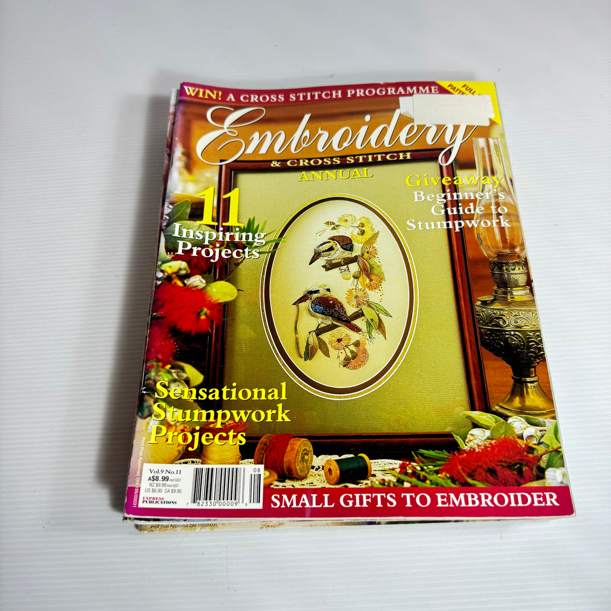 Embroidery & Cross Stitch Magazine Bundle x 9 Magazines (3238)