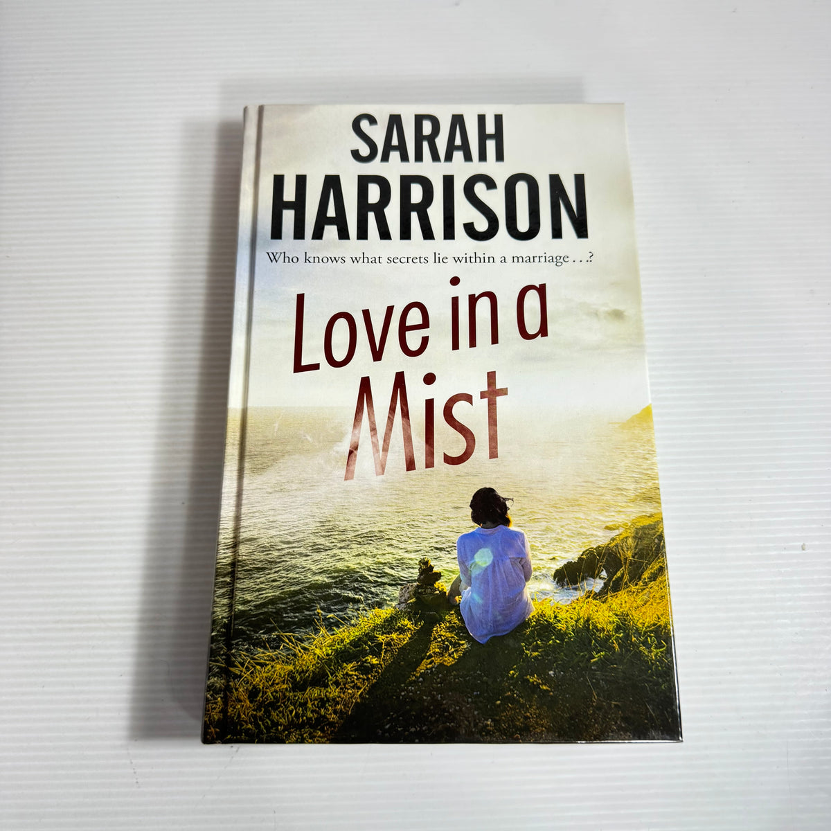 Love in a Mist - Sarah Harrison (Large Print) (New)