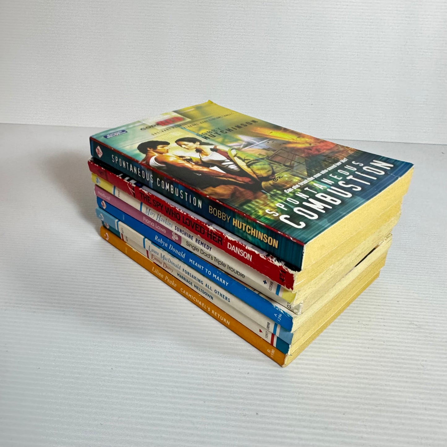 Mills & Boon Mixed Genre Book Bundle x 8 Books (3147)