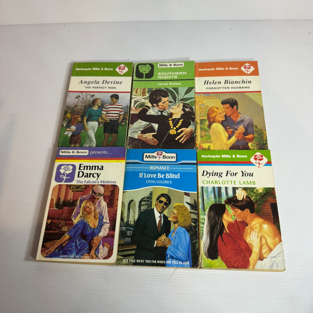Mills & Boon Vintage Book Bundle x 6 Books (3293)
