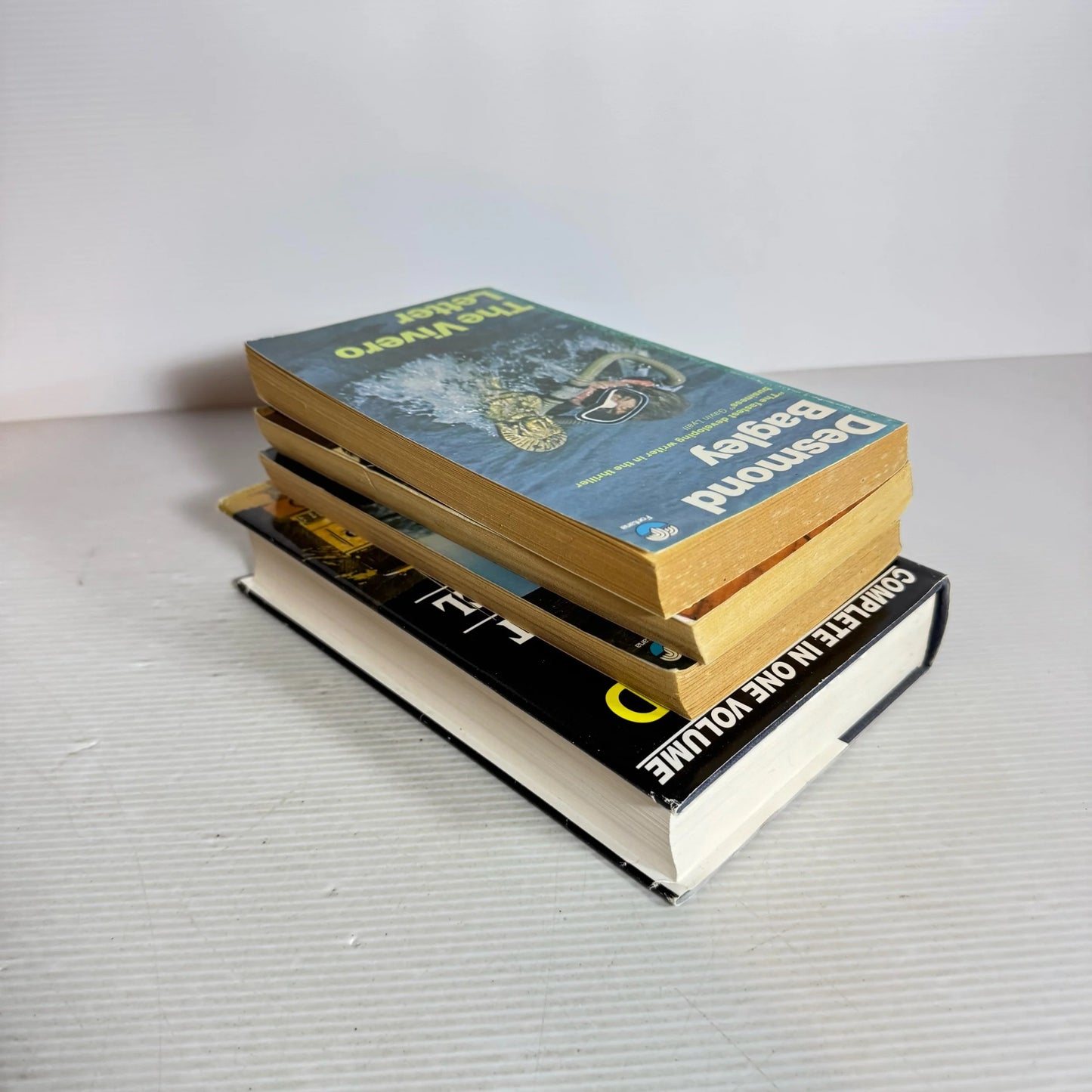 Desmond Bagley Book Bundle x 4 Books 5 x Stories : The Vivero Letter, The Golden Keel, Running Blind, Juggernaut & High Citadel (2002)