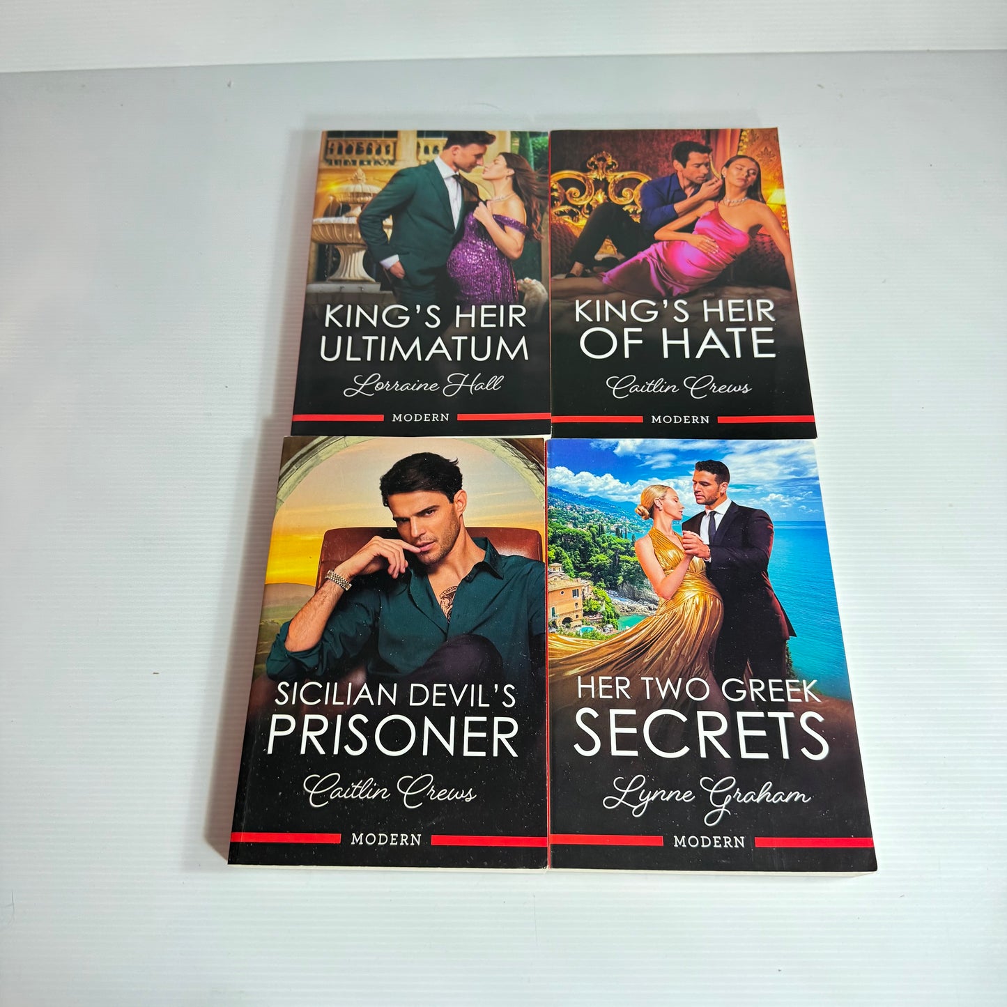 Mills & Boon Modern Large Book Bundle x 4 Books (3137)