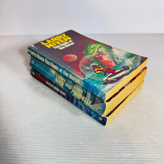Larry Niven Book Bundle x 3 Books : Tales of Know Space, Oath of Fealty, The Flight of the Horse (Vintage 1980-1986) (2016)
