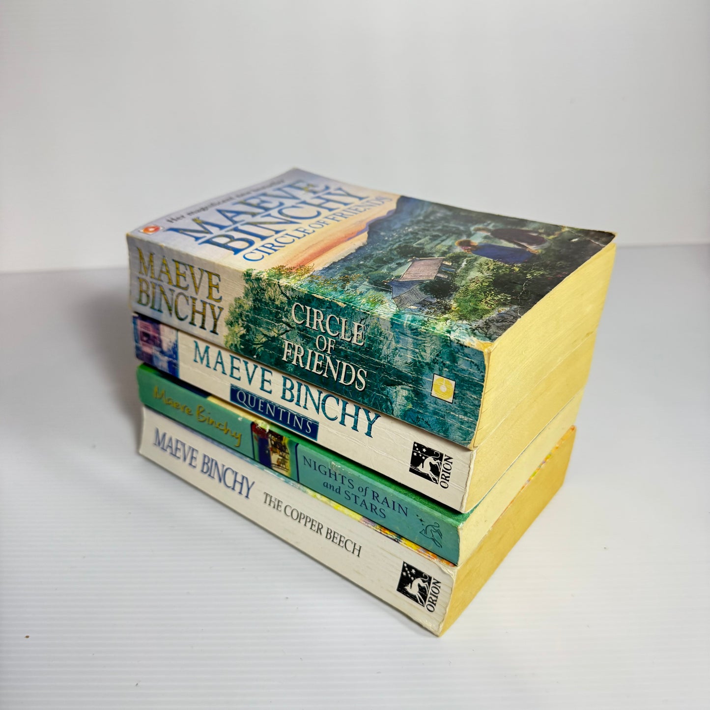 Maeve Binchy Book Bundle x 4 : Circle of Friends, The Copper Beach, Quentins, Nights of Rain and Stars (3084)