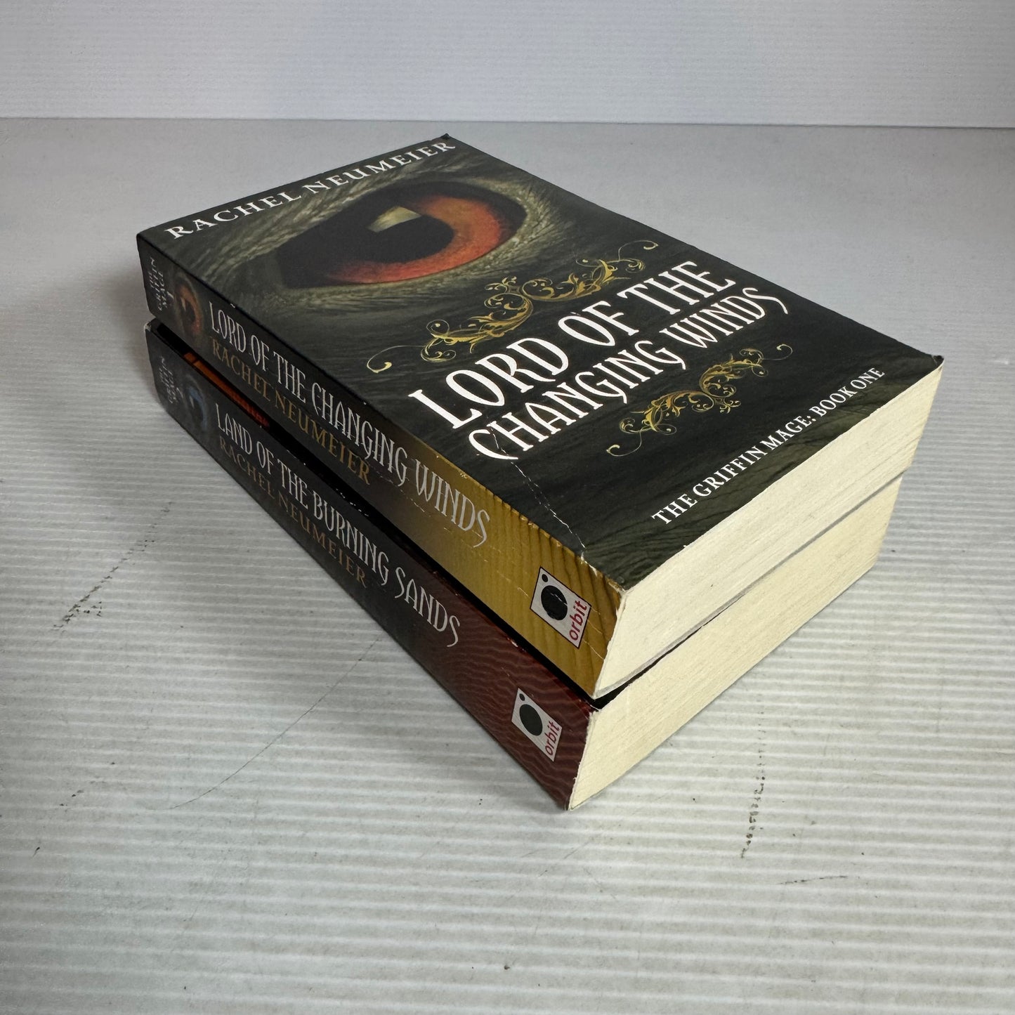 Rachel Neumeier The Griffin Mage Book Bundle x 2 : Lord of the Changing Winds & Land of the Burning Sands(2956)