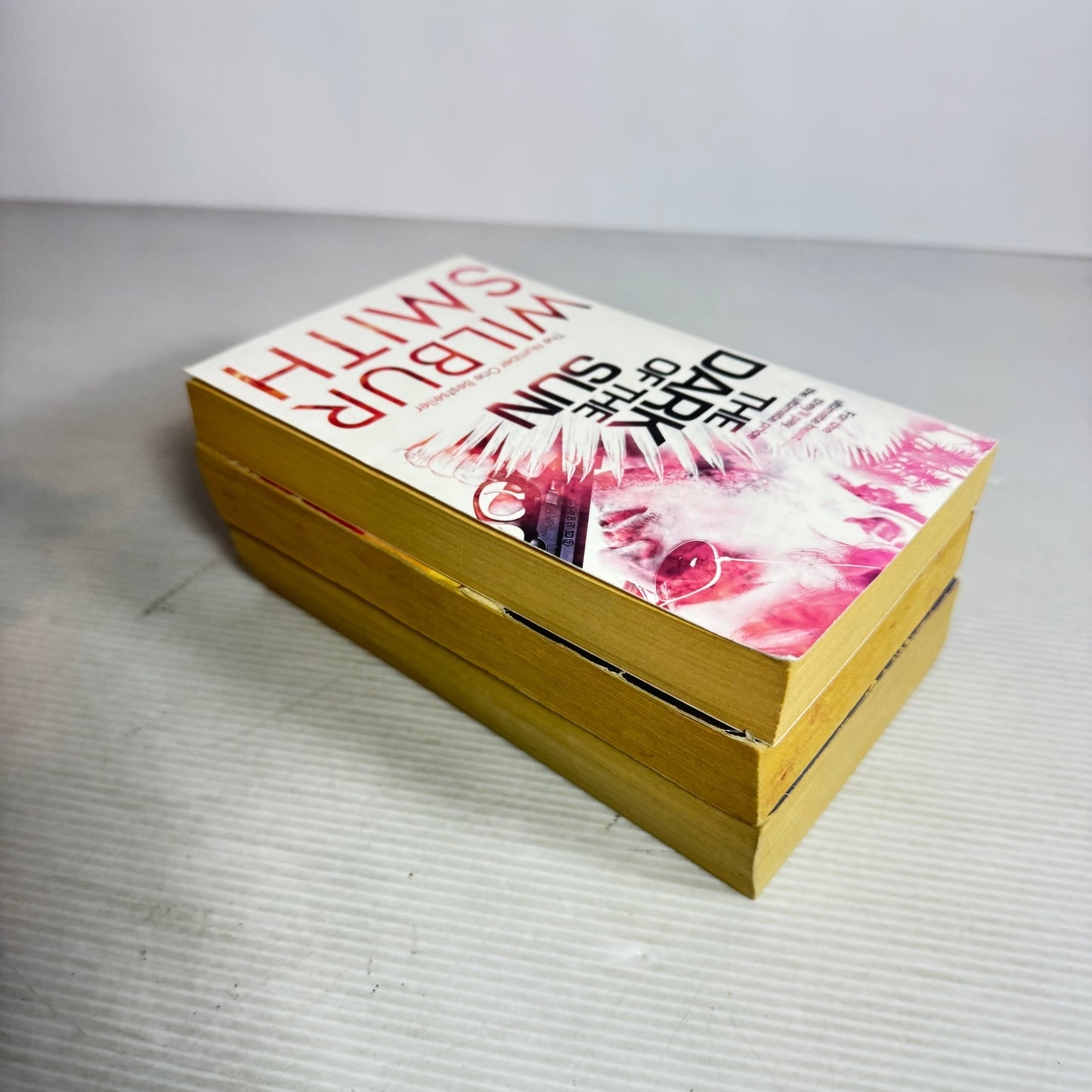 Wilbur Smith Small Paperback Bundle x 3 : The Dark of the Sun, Eagle in the Sky, Elephant Song (2958)
