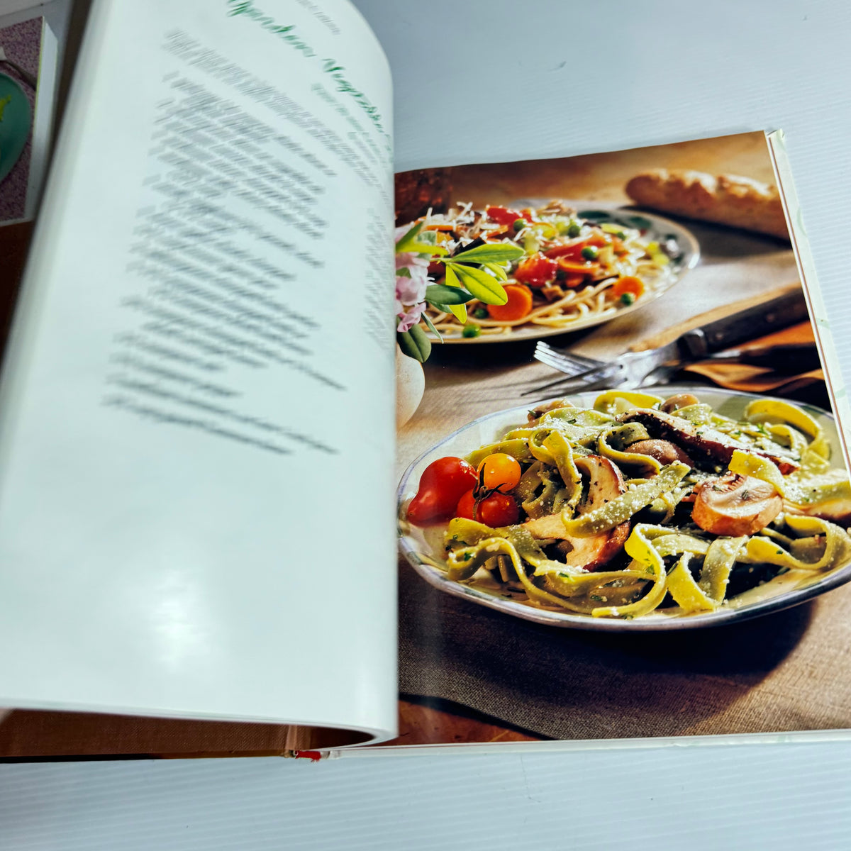 Vegetarian Cookbook Bundle x 2 : Casual Cooking : Let's Veg Out -Love Food & Betty Crocker's Vegetarian Cooking (3231)