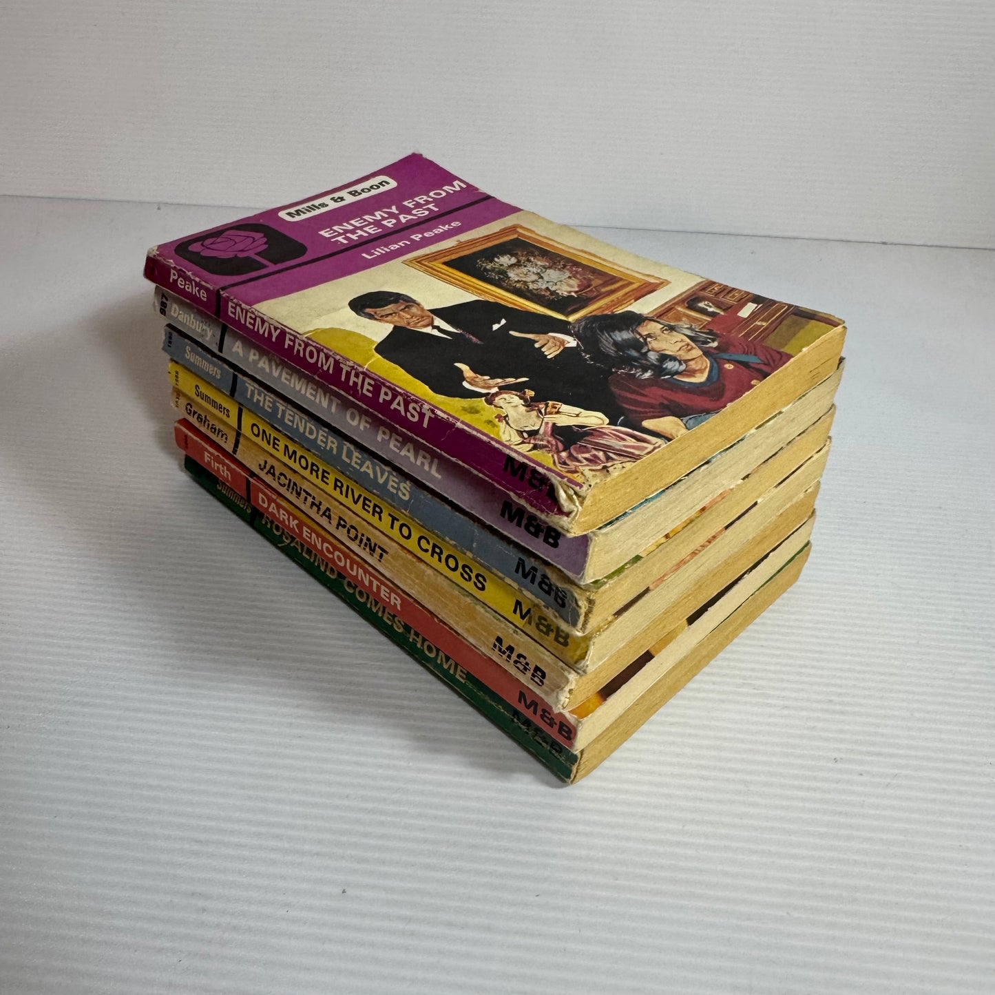 Mills & Boon Vintage Book Bundle x 7 Books (3285)