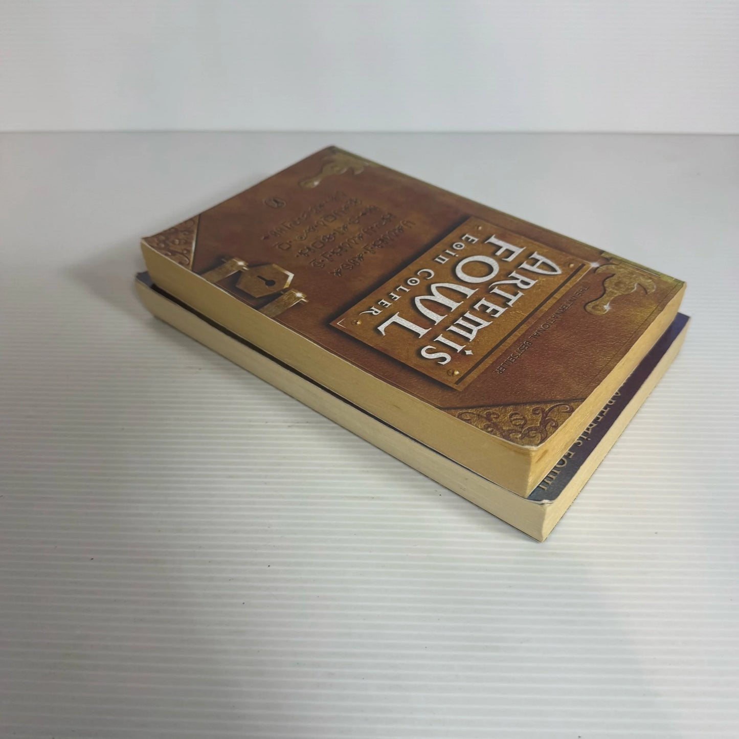 Artemis Fowl Book Bundle x 2 : Artemis Fowl & The Supernaturalist - Eoin Colfer (2325)