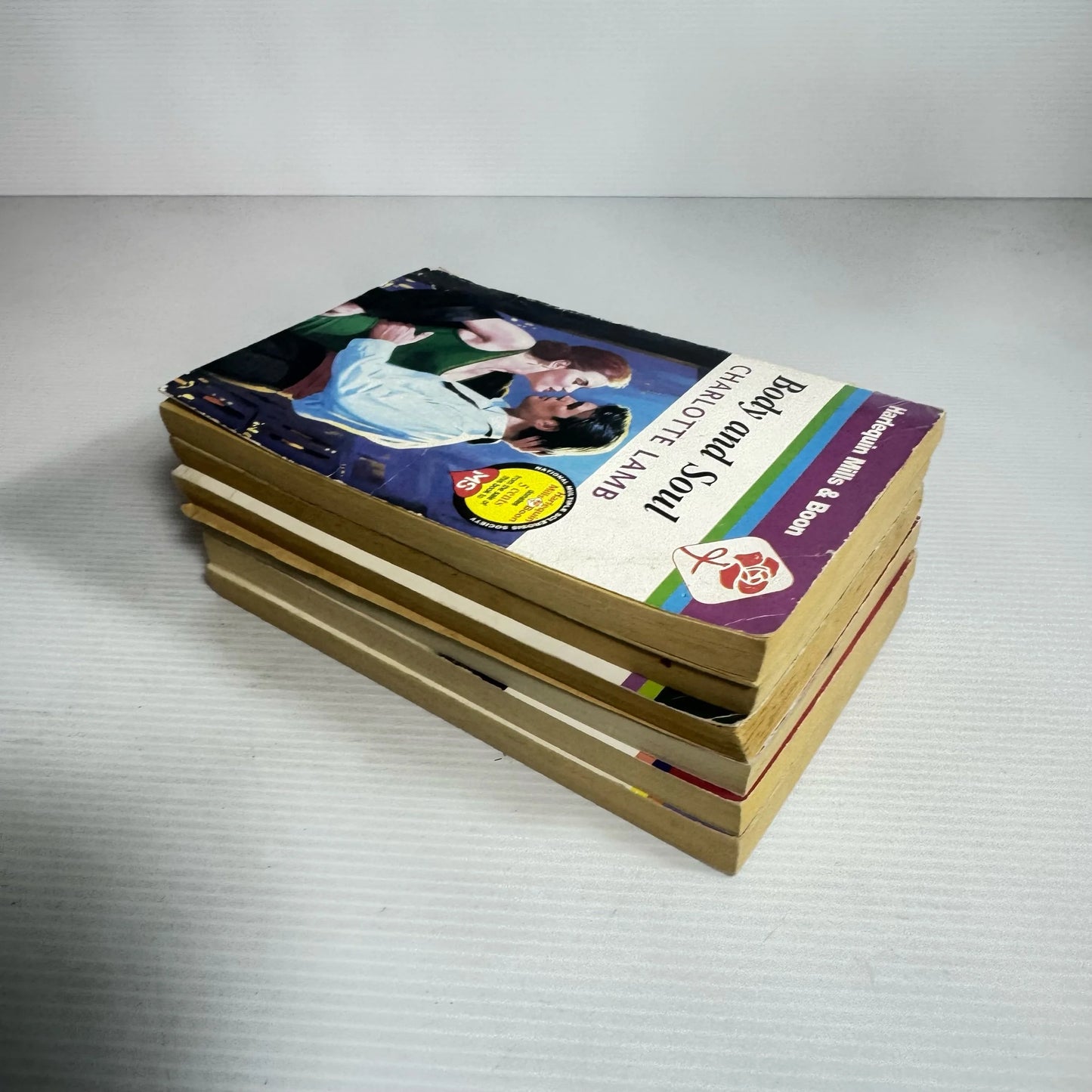 Mills & Boon Vintage Book Bundle 6 x Books - Mix Themes (2358)
