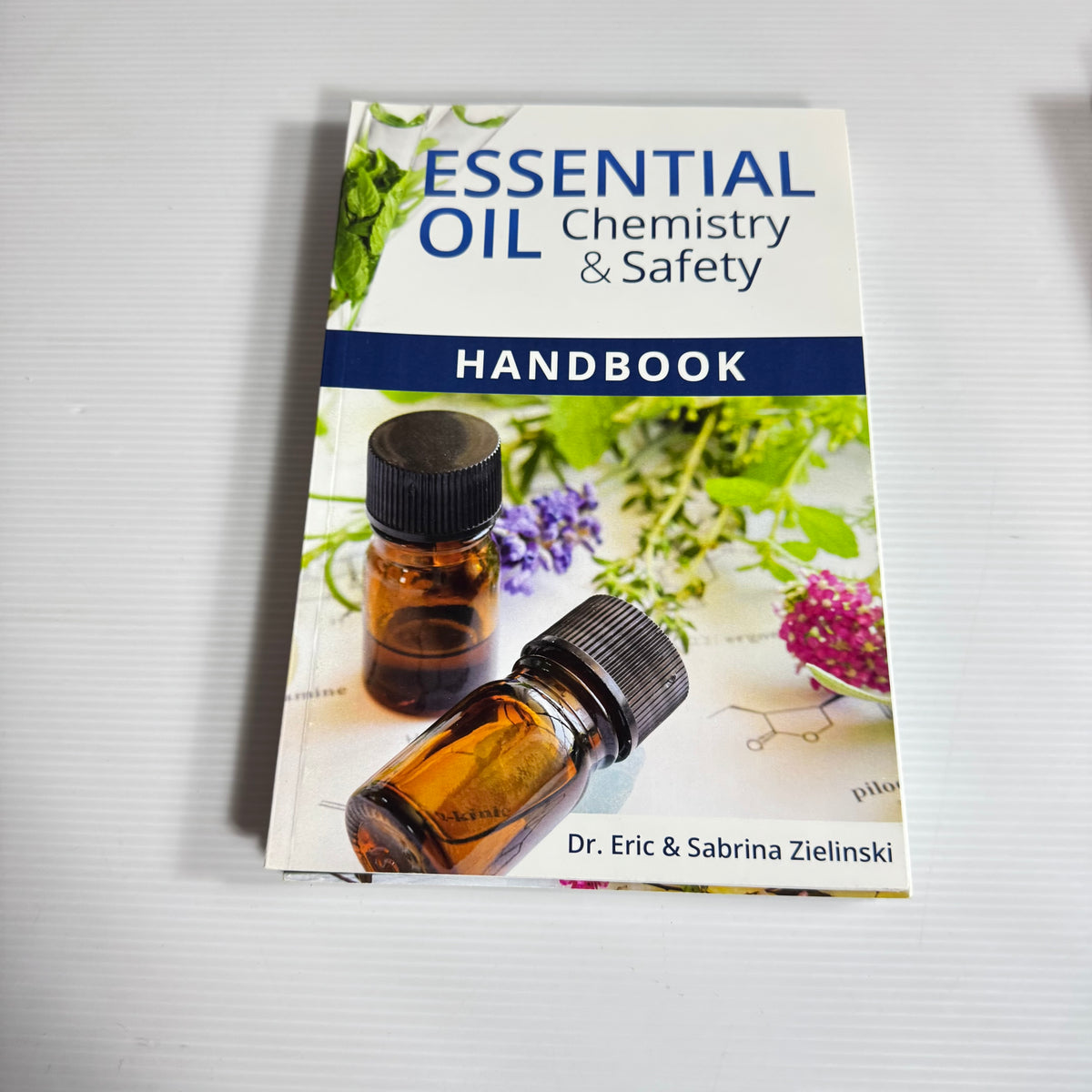 Essential Oils For Abundant Living Handbooks & Video Lessons Bundle (3474)