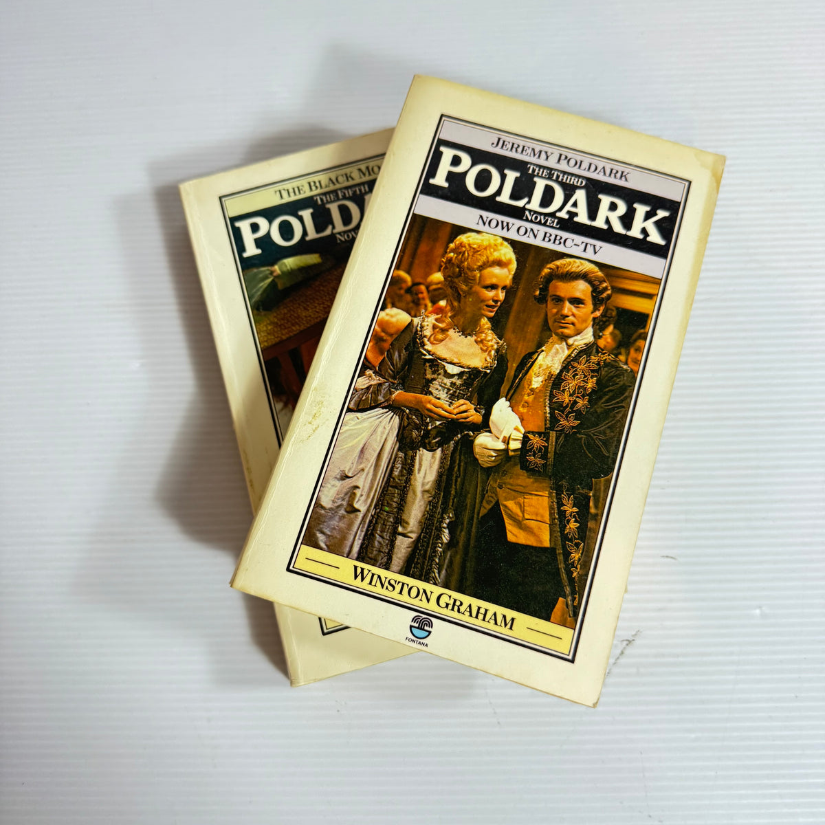 Poldark Bundle x 2 : Jeremy Poldark Book 3 & The Black Moon Book 5 - Winston Graham (3355)