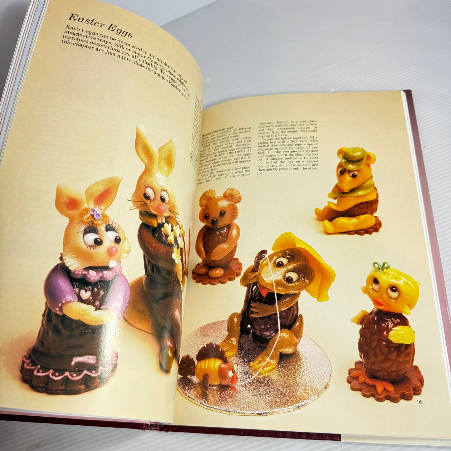 Vintage Cake Decorating Book Bundle x 3 : Floral Cake Decorating - Norma Dunn (1982), The Complete Book of Cake Decorating - Ellen Sinclair (1982), The Art of Cake Decorating Finishing Touches - Pat Ashby & Tombi Peck