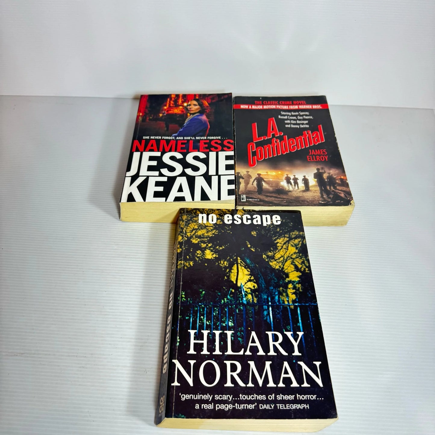 Crime Novel Book Bundle x 3 : Mixed Authors (2287)