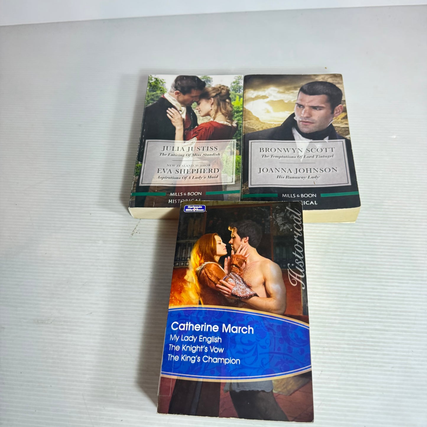 Mills & Boon Historical Romance Book Bundle x 3 Books 7 Stories (3025)