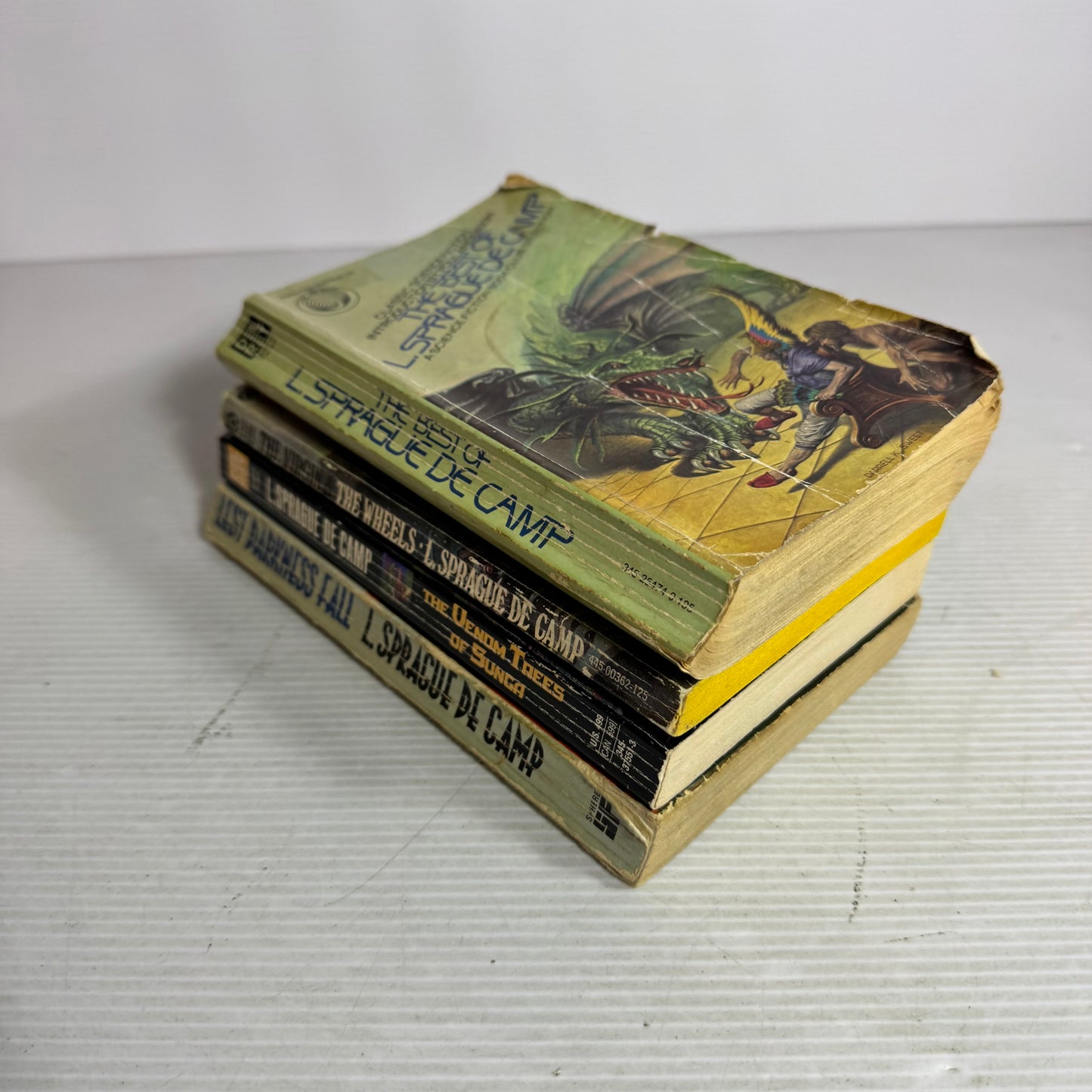 L. Sprague De Camp Vintage Book Bundle x 4 : Science Fiction Book Club Selection (1978), The Virgin & The Wheels  (1976), The Venom Trees of Sunga (1992), Lest Darkness Fall (1949)(2948)