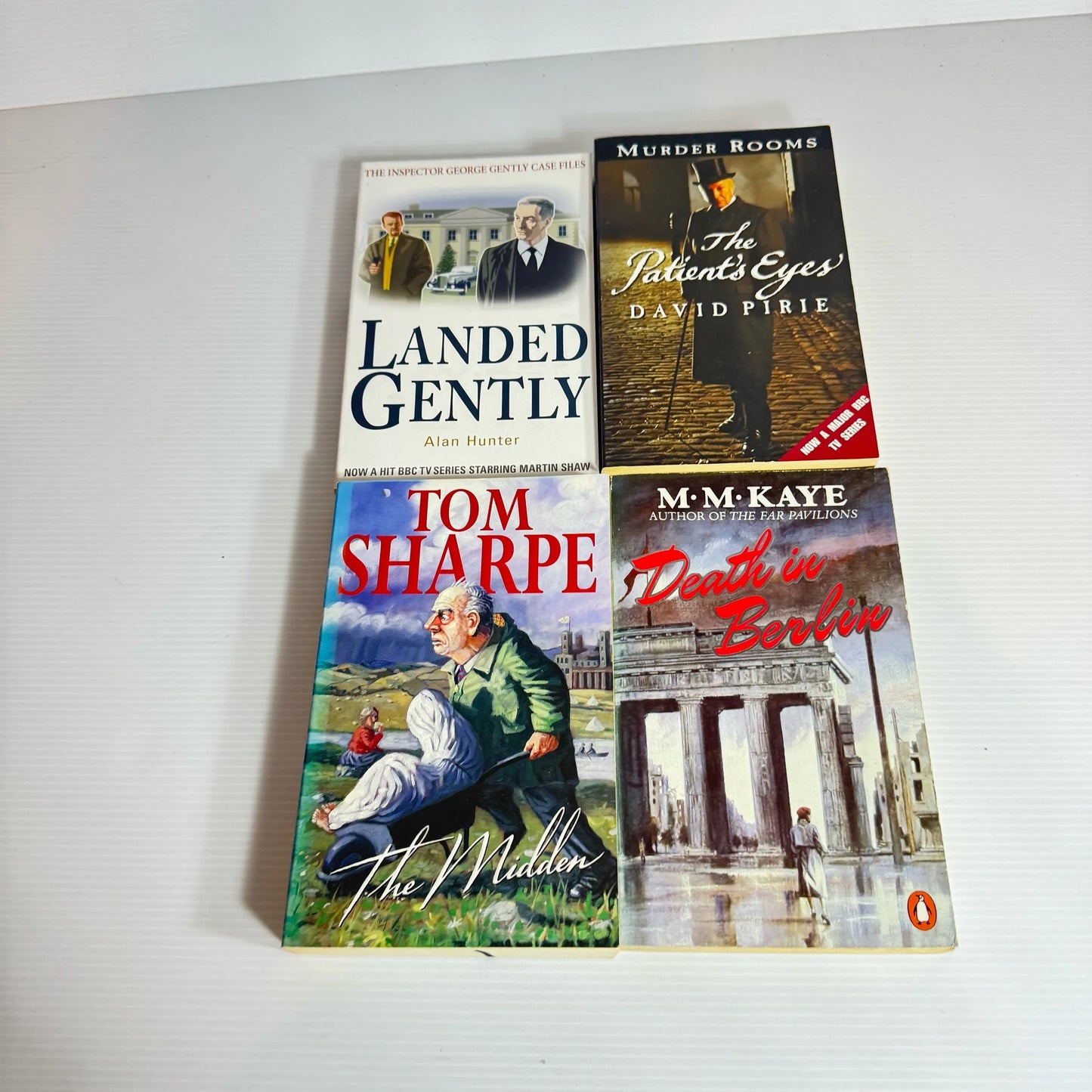 Mystery/Suspense Book Bundle x 4 Books : Various Authors (2126)