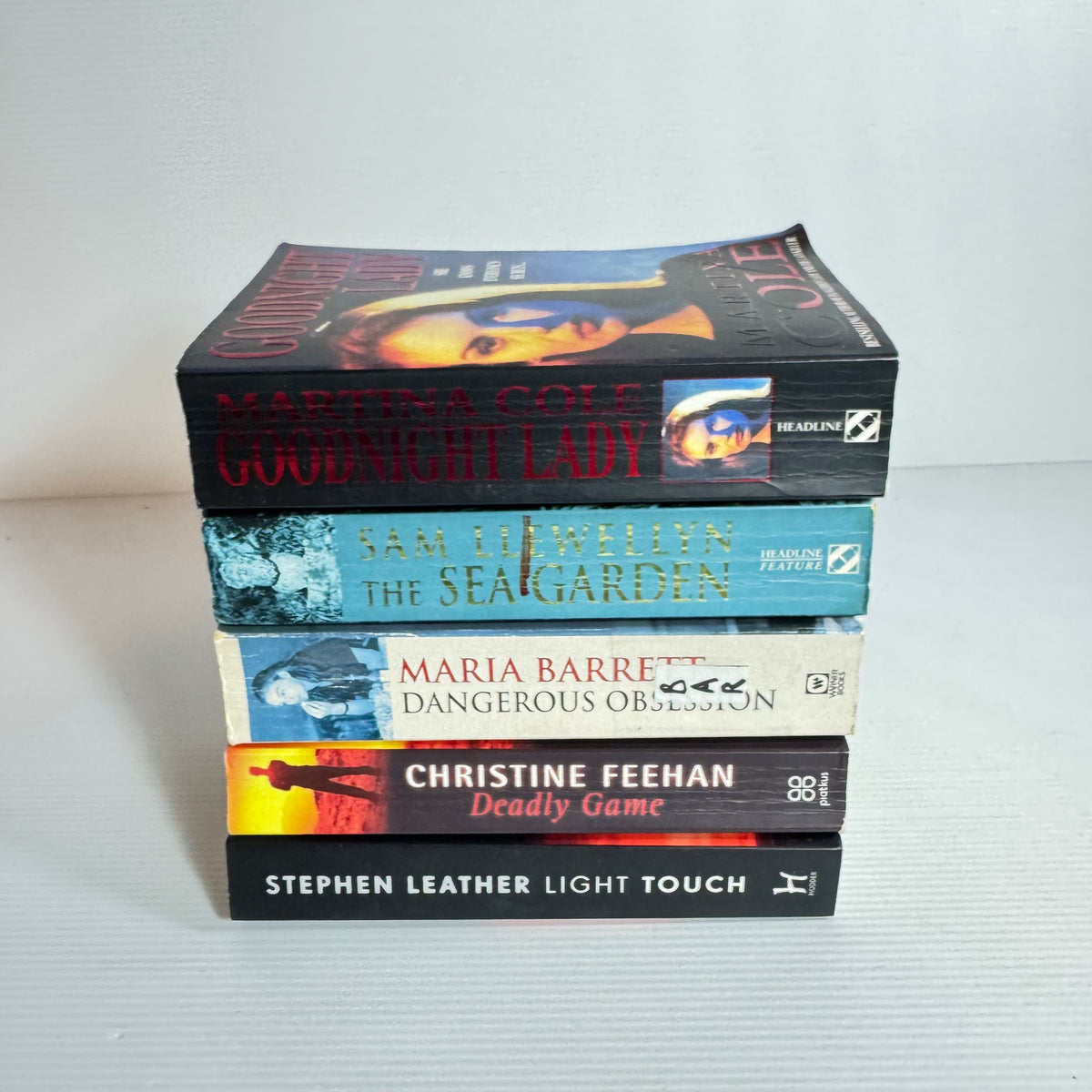 Thriller Bundle x 5 : The Sea Garden - Sam Llewyellyn, Dangerous Obsession - Maria Barrett, Goodnight Lady - Martina Cole, Light Touch - Stephen Leather, Deady Game - Christine Feehan (3432)