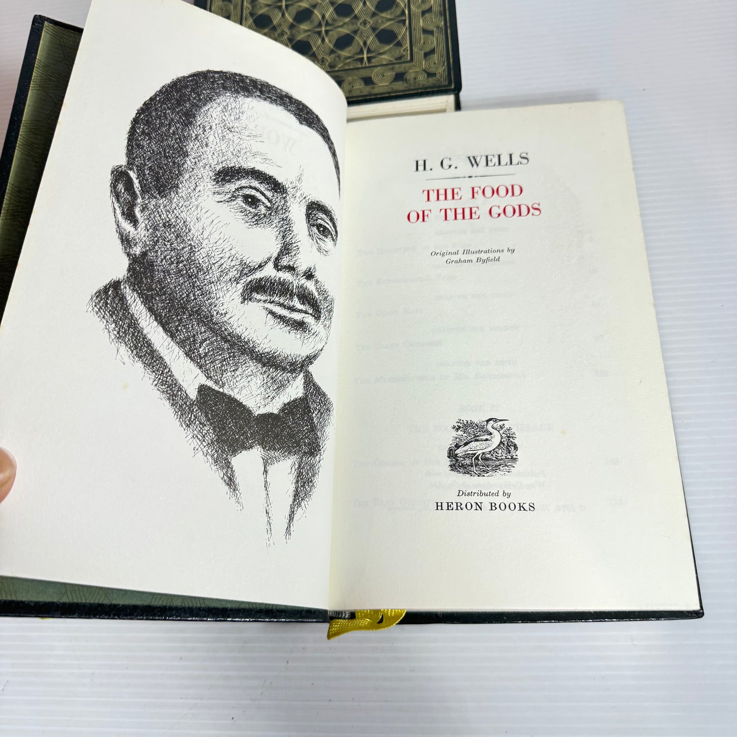H.G. Wells Book Bundle x 3 Books 4 x Stories (Vintage 1969) (2523)