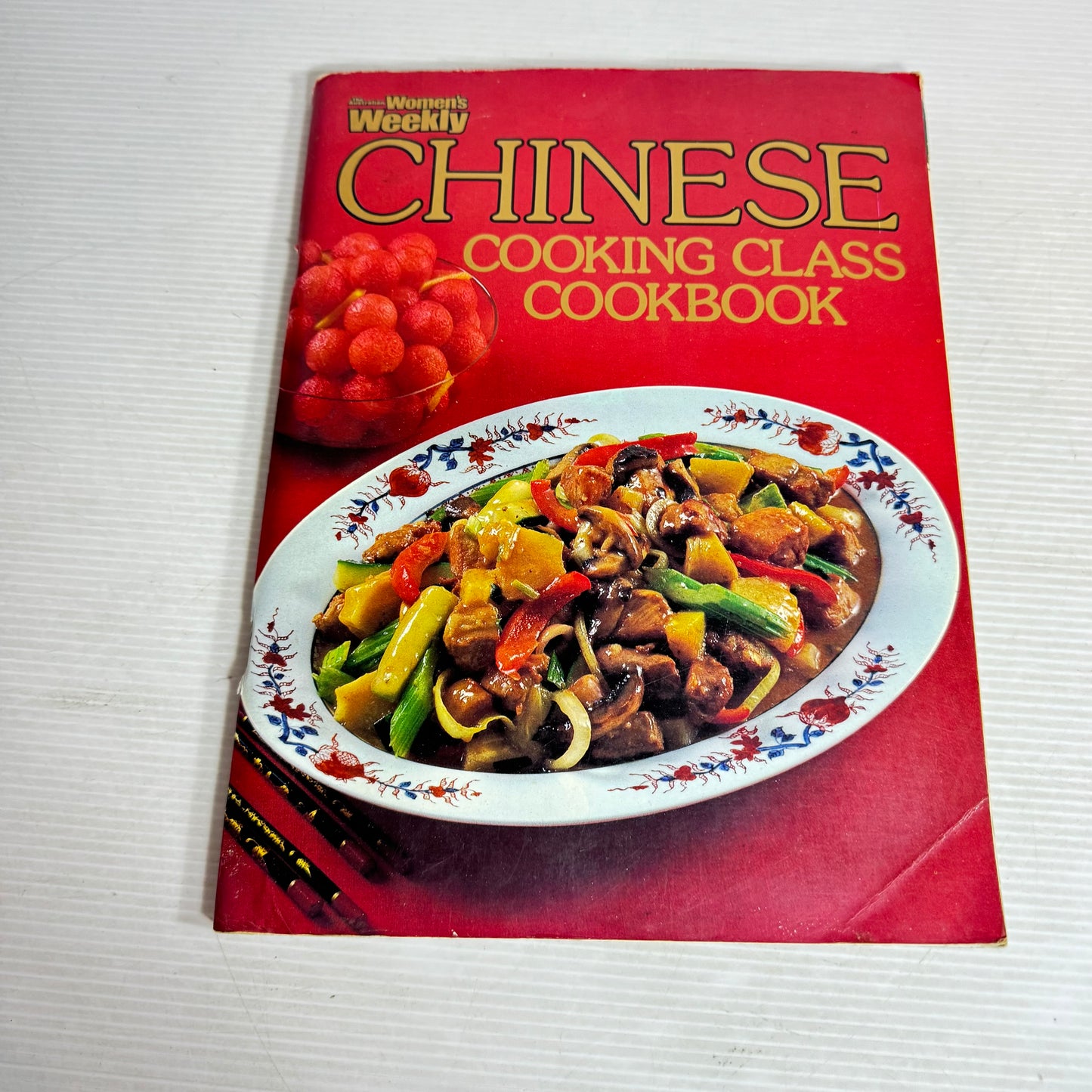 Chinese Cookbook Bundle x 2 : Chinese Essential Cooking & The Australian Women's Weekly Chinese Cooking Class Cookbook(3040)