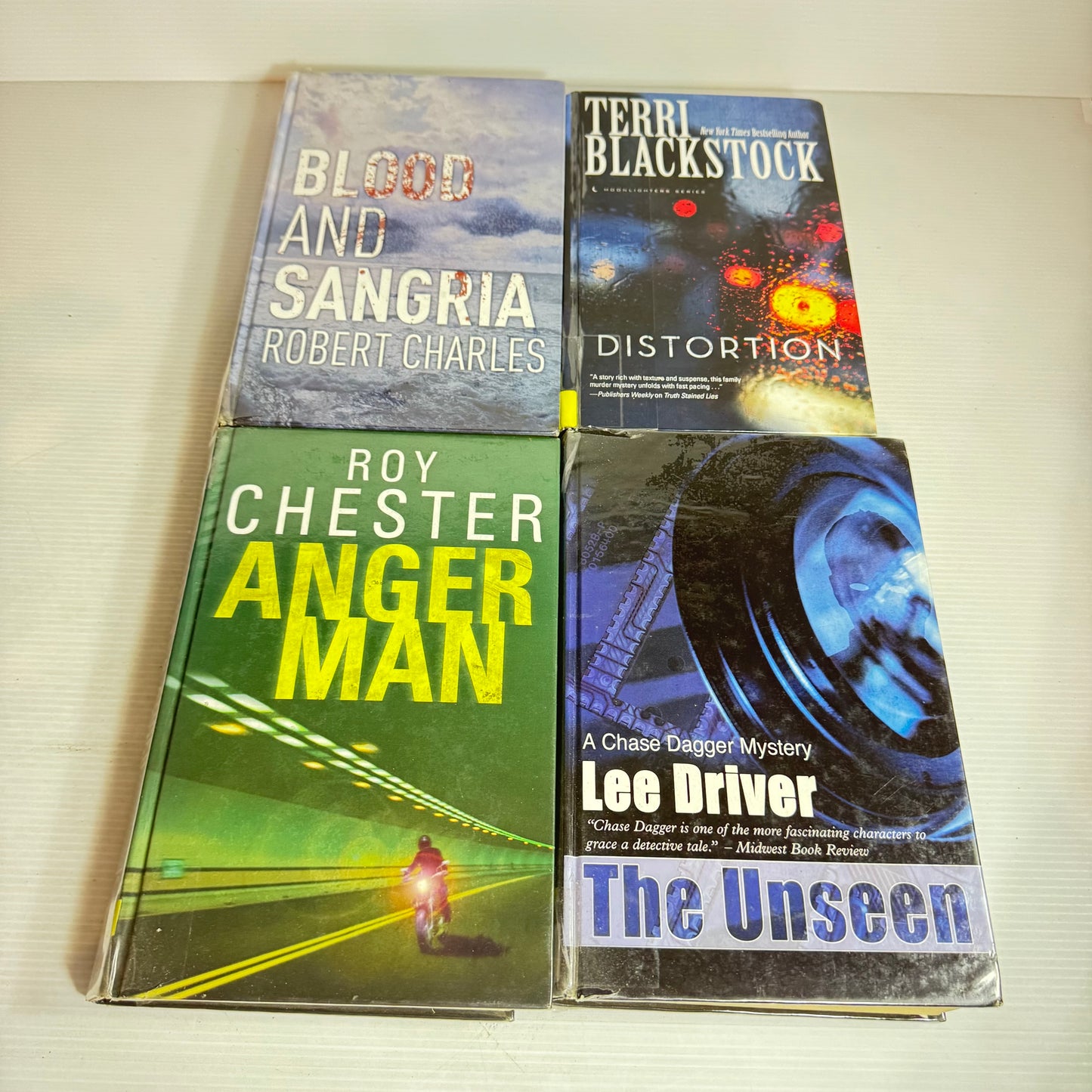 Large Print Crime Mystery Book Bundle x 4 : Distortion, Blood & Sangria, The Unseen, Anger Man(2868)
