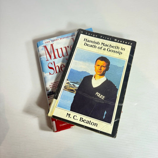 TV Crime Mystery Hardback Book Bundle x 2 : Hamish Macbeth in Death of a Gossip &  Murder, She Wrote : Murder In Red (2261)