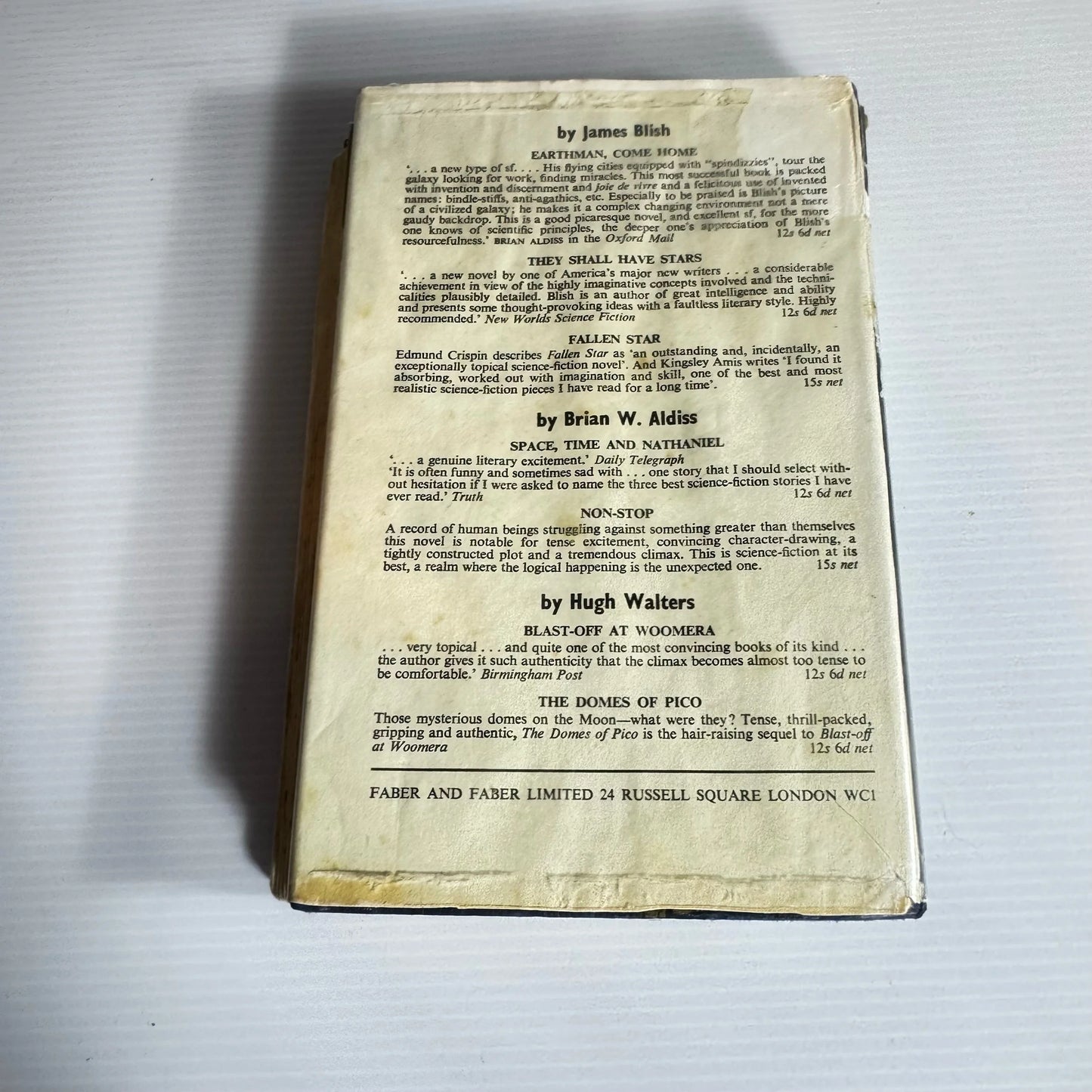 Strangers In The Universe: Science Fiction Stories - Clifford Simak (Vintage First Edition 1958)