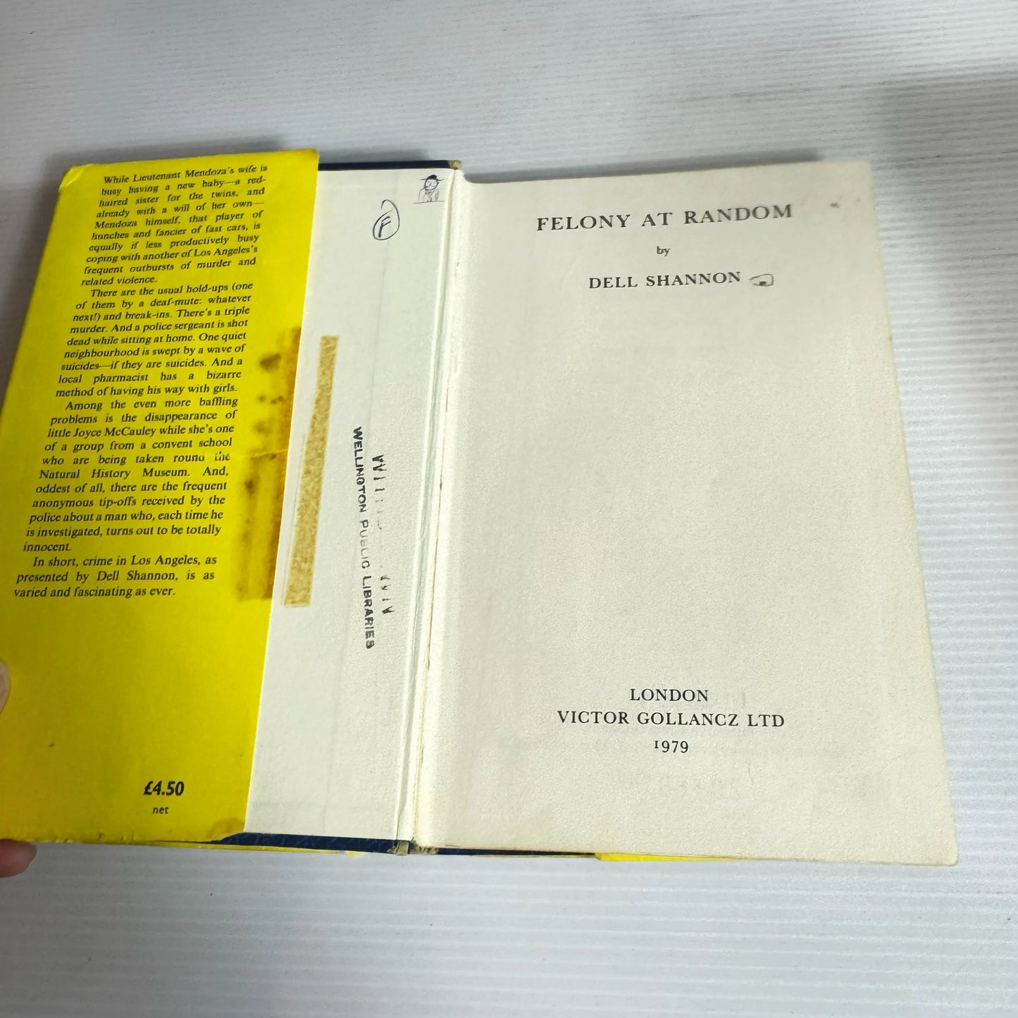 Vintage Crime Thriller Book Bundle x 4 Books : Mixed Authors (Vintage 1960's-1980's) (2260)