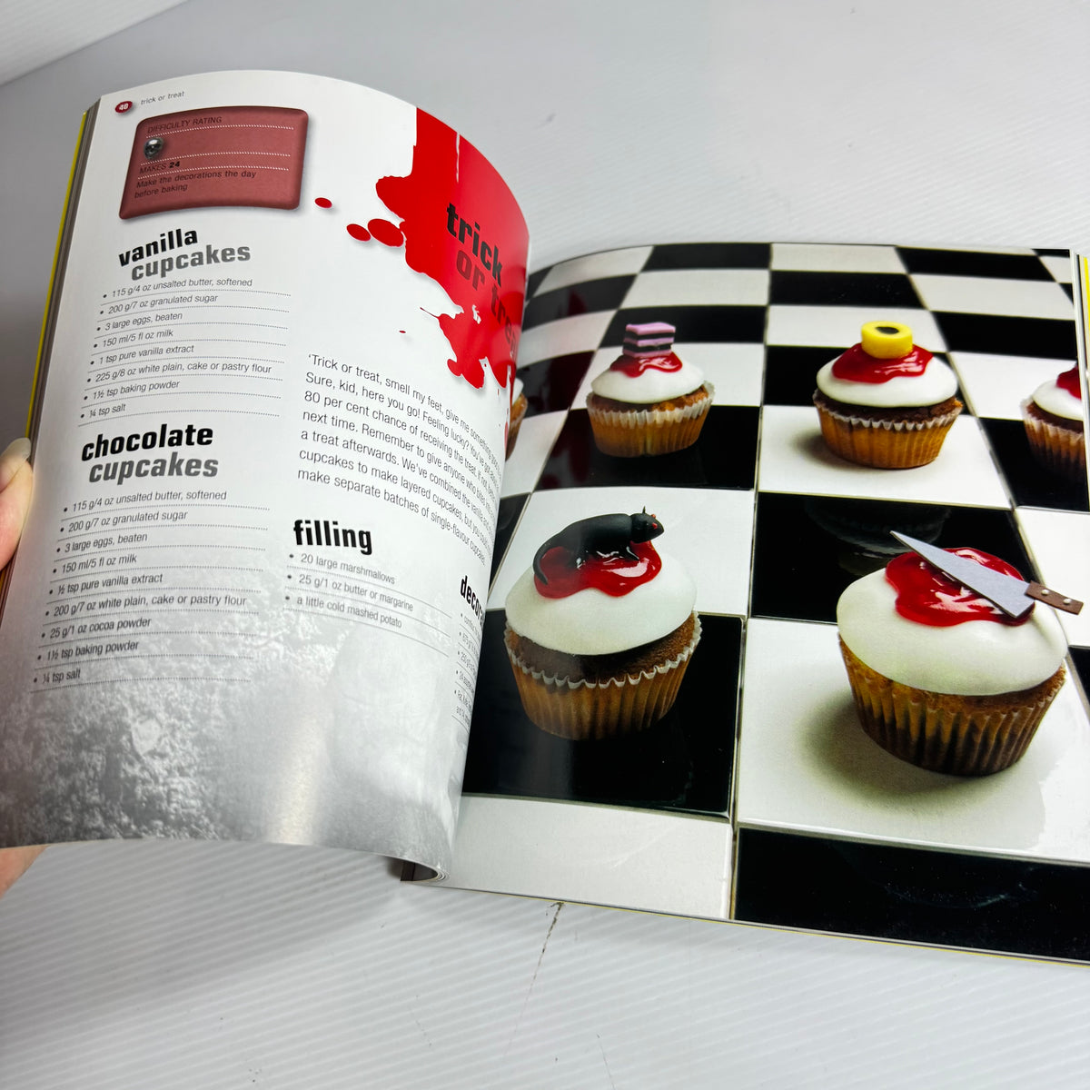 Cupcake Book Bundle x 3 : Fairy Cakes - Hamlyn, Zombie Cupcakes - Zilly Rosen, Cupcakes - Susanna Tee(3221)