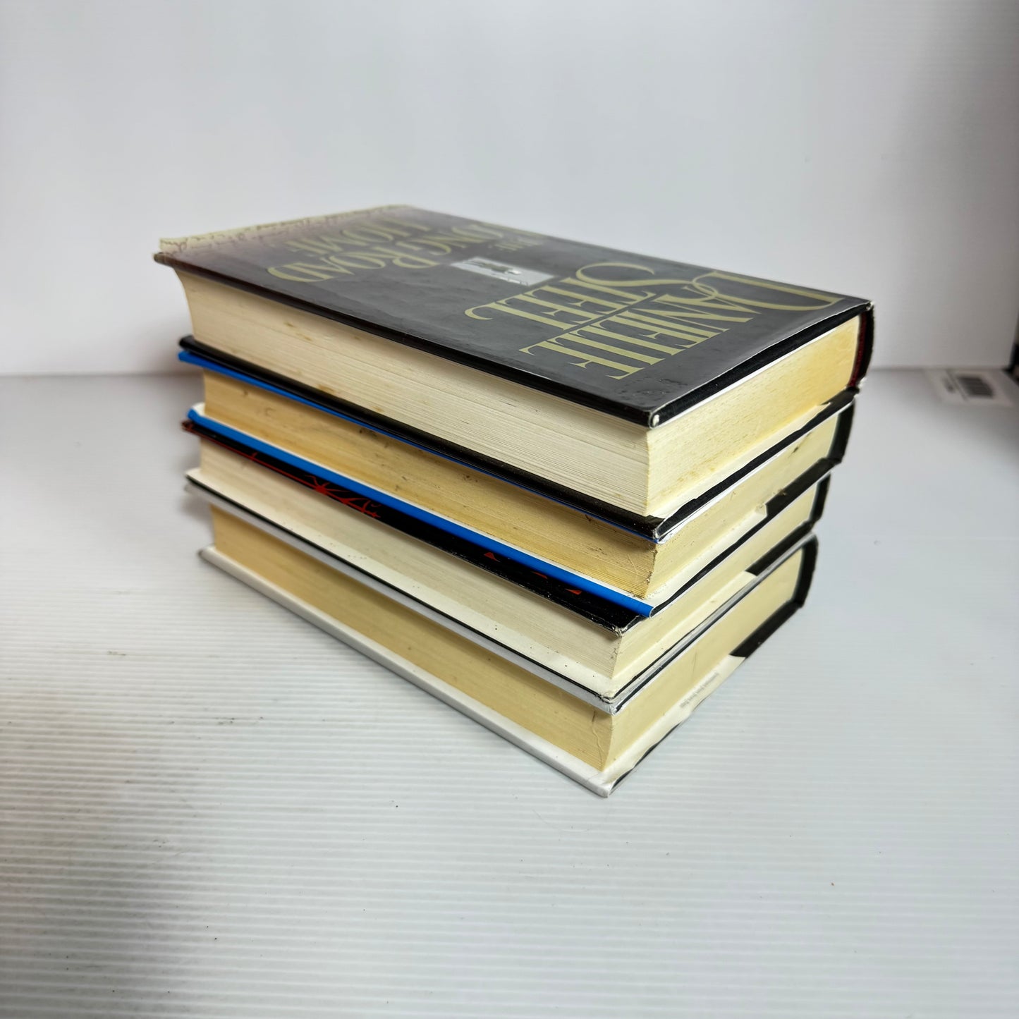 Danielle Steel Hardcover Book Bundle x 4 Books (2460)