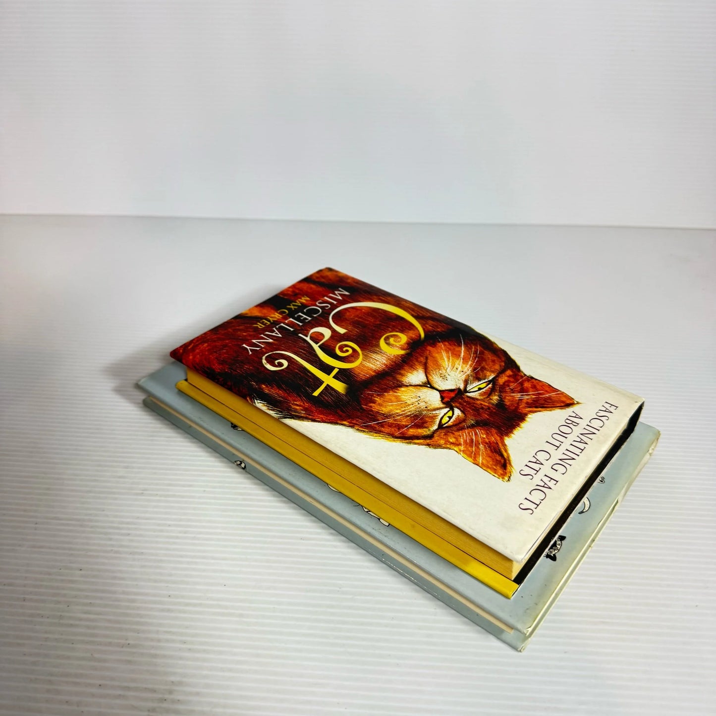 Cat Lovers Book Bundle x 2 : Cat Miscellany : Fascinating Facts About Cats - Max Cryer & Well-Versed Cats - Lance Percival (2283)