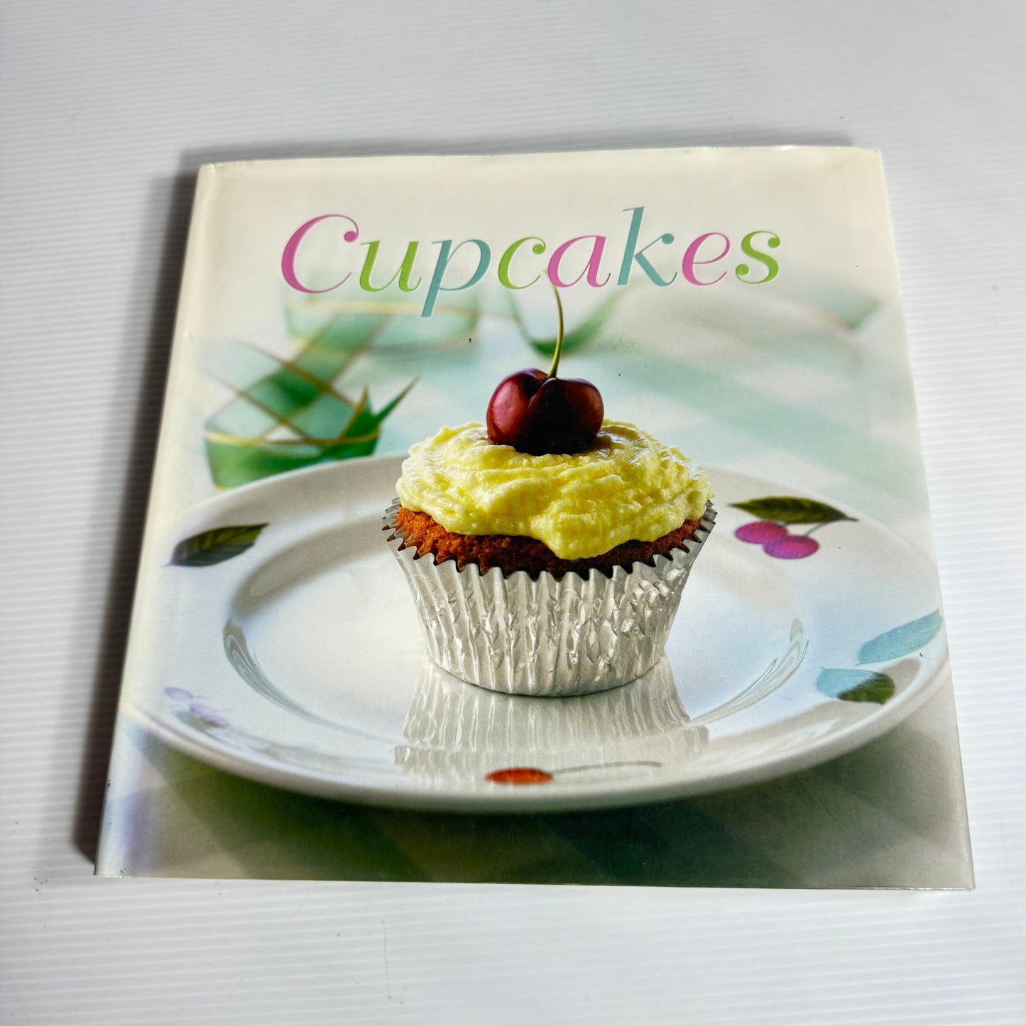 Cupcake Book Bundle x 3 : Fairy Cakes - Hamlyn, Zombie Cupcakes - Zilly Rosen, Cupcakes - Susanna Tee(3221)