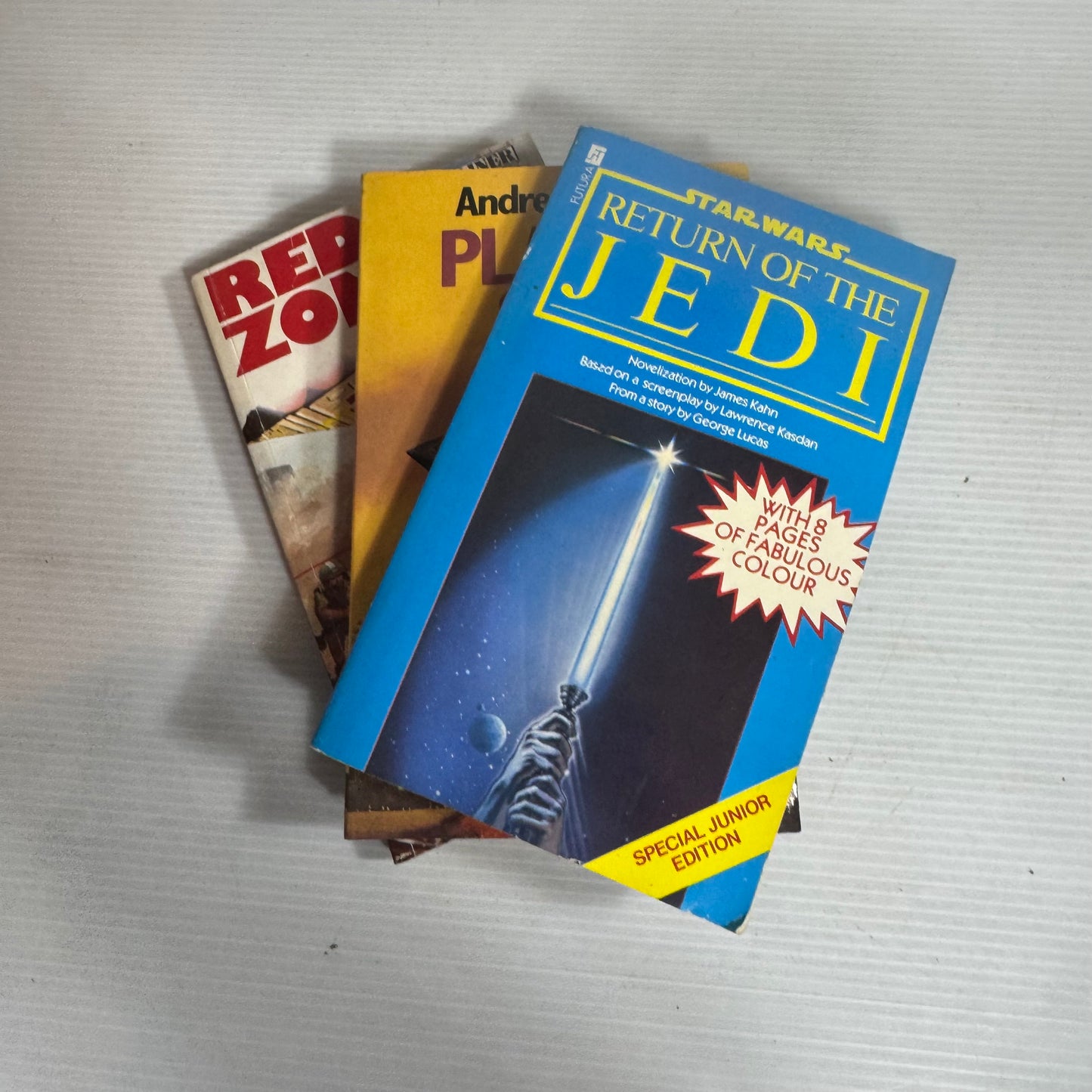 Science Fiction Book Bundle x 3 Books : Star Wars Return of the Jedi, Red Zone, & Plague Ship (2591)