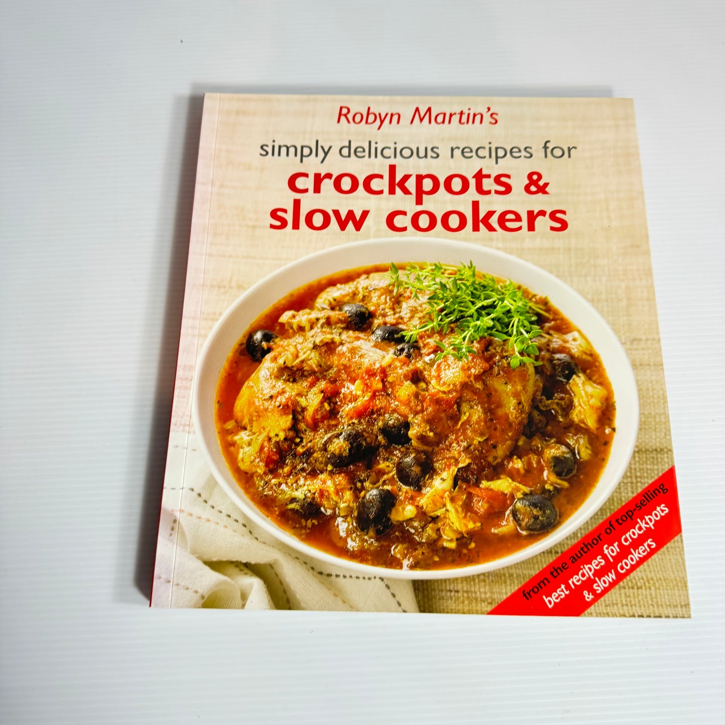 Robyn Martin Cookbook Bundle x 2 : Easy Budget Recipes for Crockpots & Slow Cookers, Simply Delicious Recipes for Crockpots & Slow Cookers (3067)