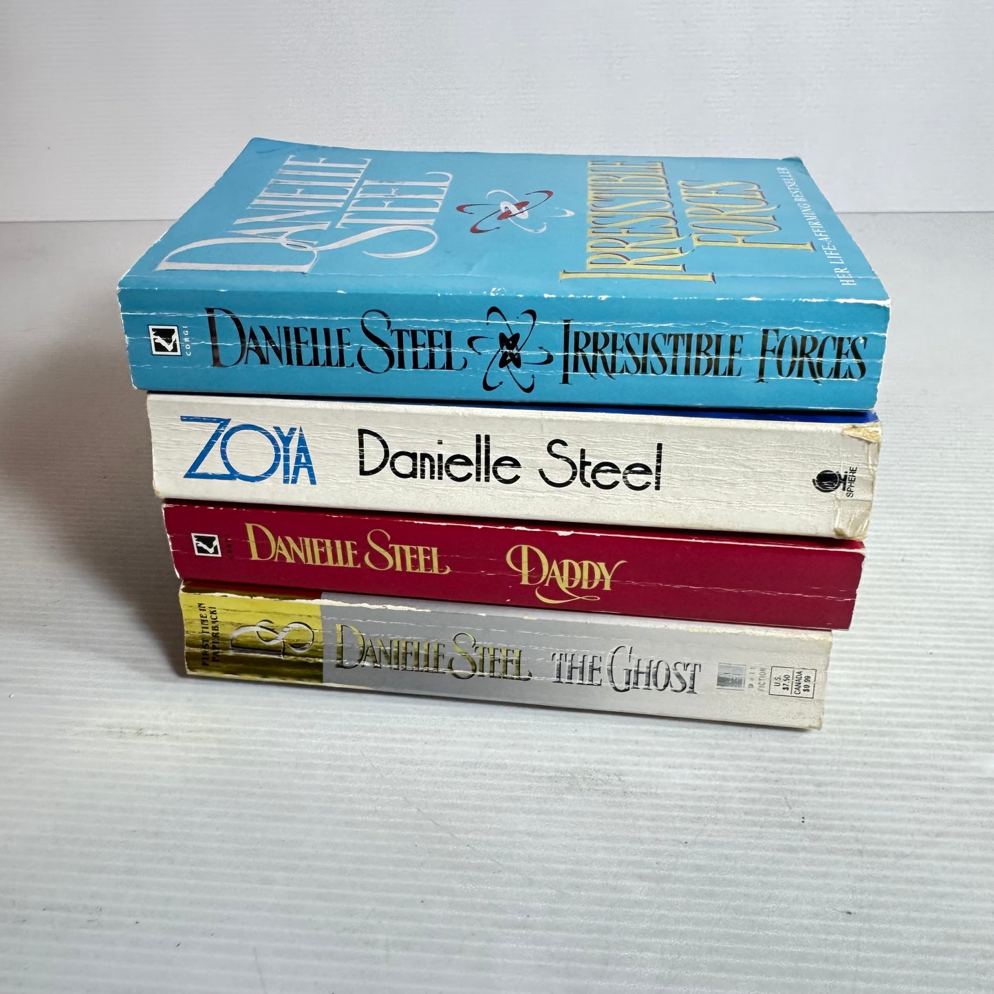 Danielle Steel Book Bundle x 4 : Irresistible Forces, Zoya, Daddy, The Ghost (2839)