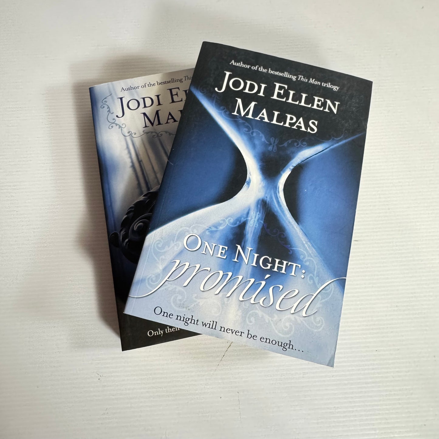 Jodie Ellen Malpas One Night Book Bundle x 2 : One Night : Promised & One Night: Unveiled (3111)