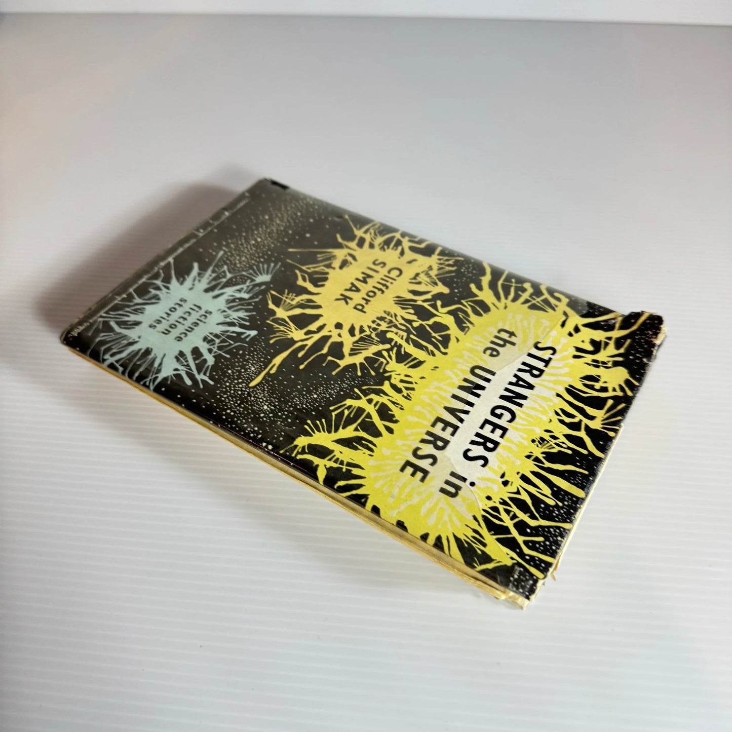 Strangers In The Universe: Science Fiction Stories - Clifford Simak (Vintage First Edition 1958)