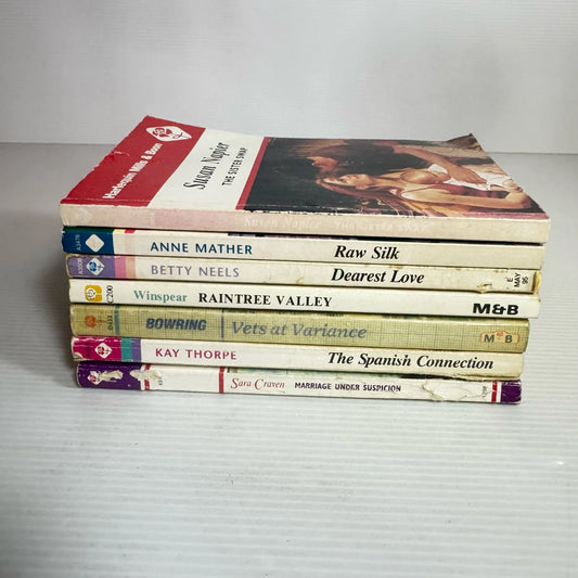 Mills & Boons Vintage Book Bundle x 7 : Mixed Themes (2357)