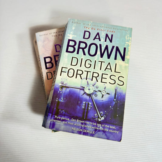 Dan Brown Book Bundle x 2 : Digital Fortress & Deception Point (2475)