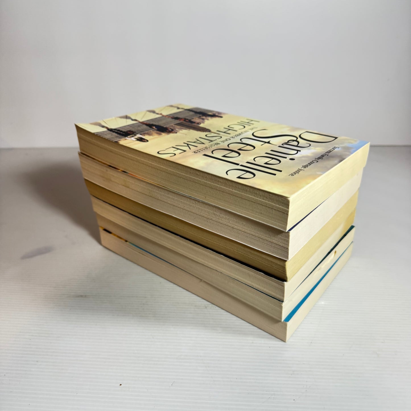 Danielle Steel Book Bundle x 6 Books (2453)