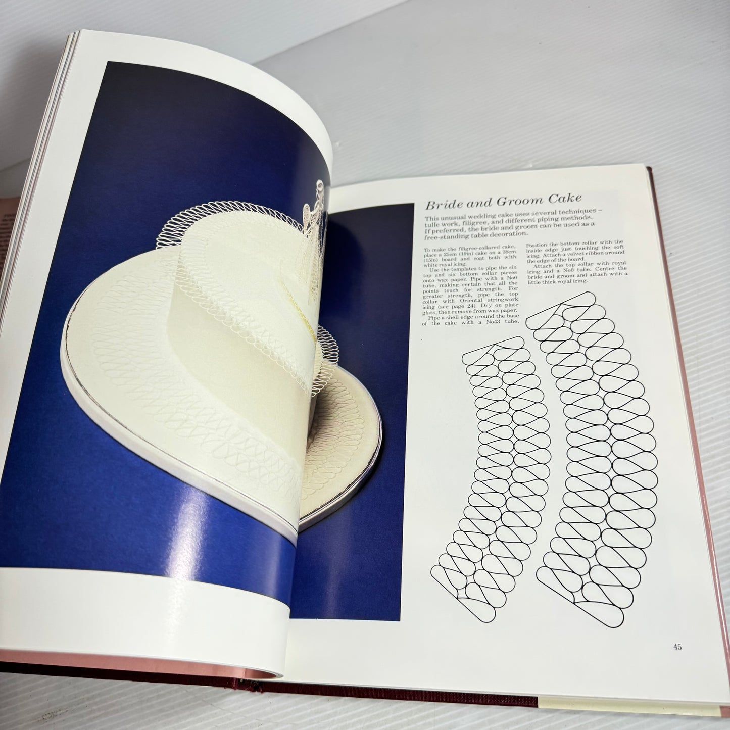 Vintage Cake Decorating Book Bundle x 3 : Floral Cake Decorating - Norma Dunn (1982), The Complete Book of Cake Decorating - Ellen Sinclair (1982), The Art of Cake Decorating Finishing Touches - Pat Ashby & Tombi Peck