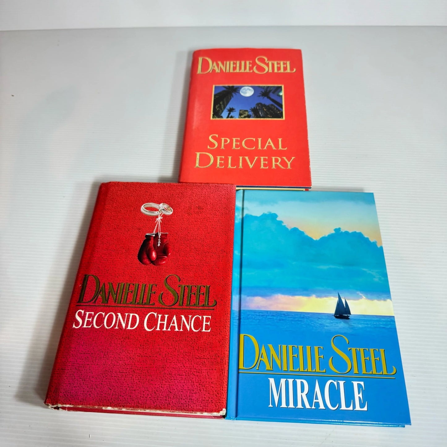 Danielle Steel Hardcover Book Bundle x 3 Books : Special Delivery, Miracle, Second Chance (2279)
