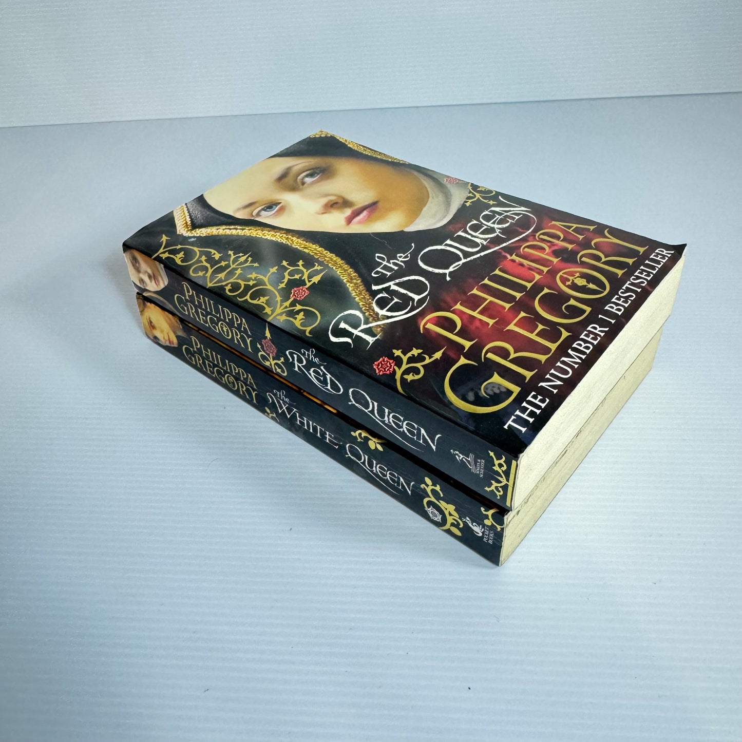 Philippa Gregory Book Bundle x 2 : The Red Queen & The White Queen (3056)