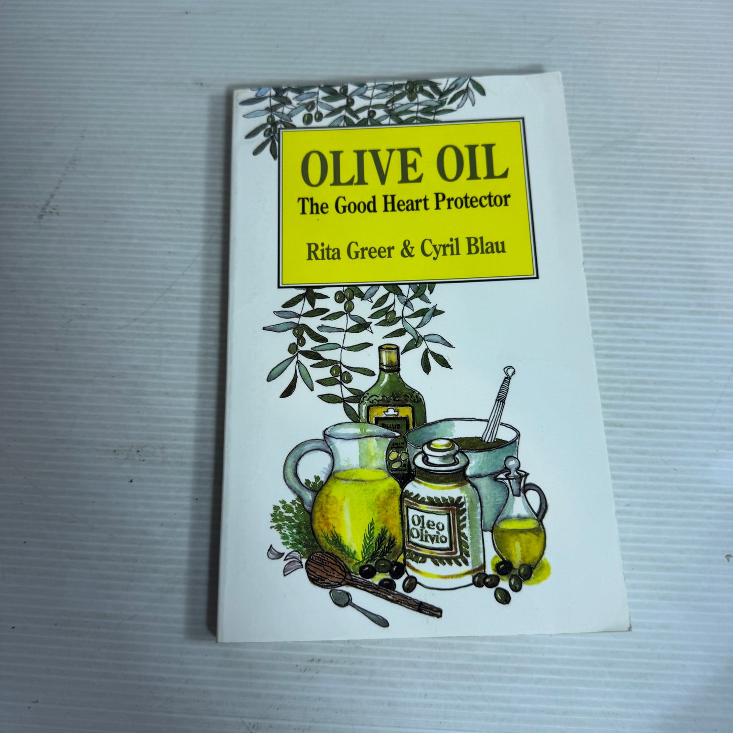 Olive Oil & Vinegar Book Bundle x 2 : Olive Oil : The Good Heart Protector - Rita Greer & Cyril Blau, Vinegar : All You Need for Everyday Use - Maria Costantino & Gina Sterr(2898)